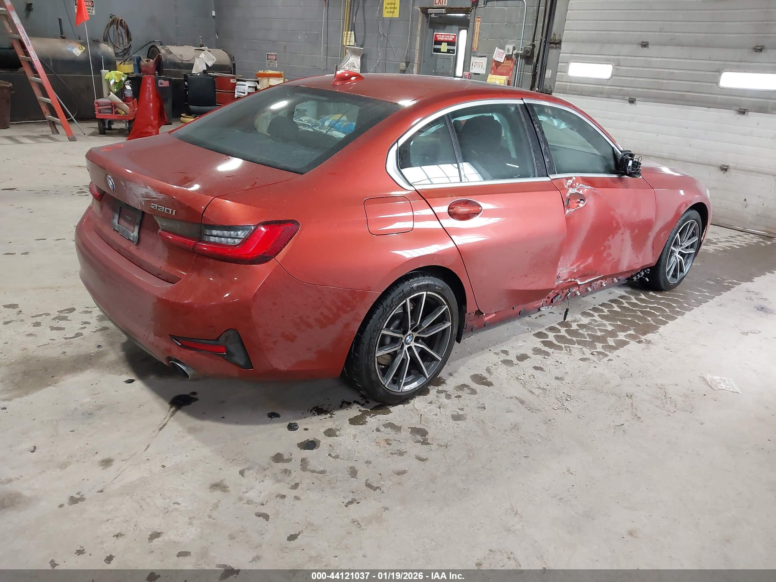 BMW 330I image 4
