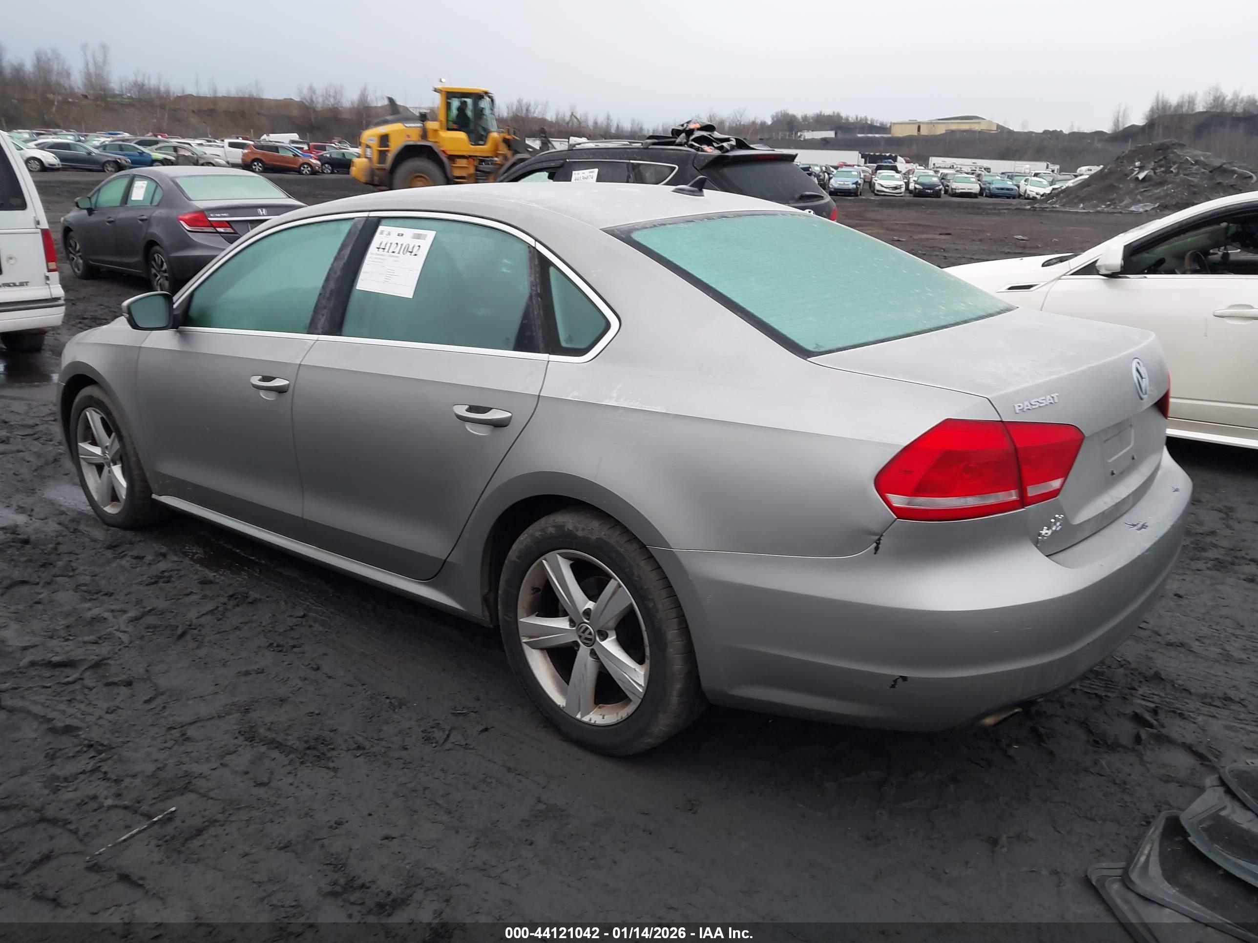 VOLKSWAGEN PASSAT image 3
