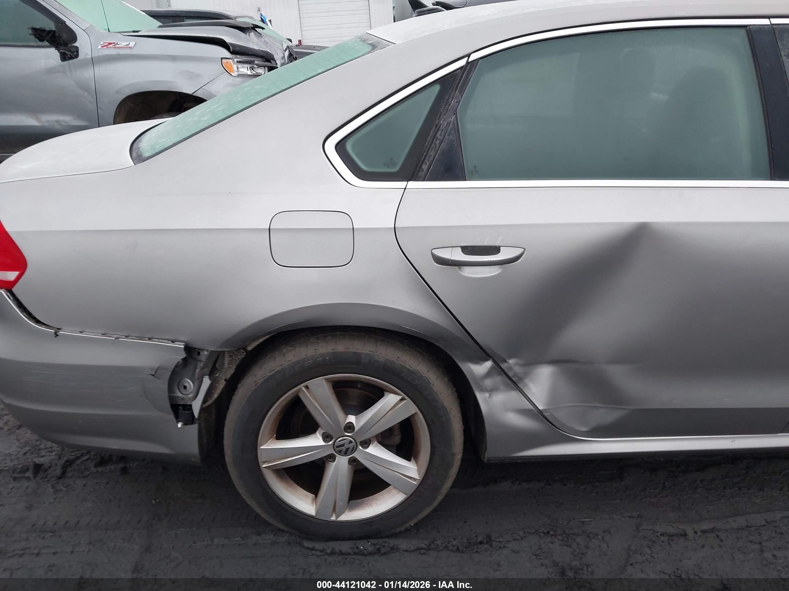 VOLKSWAGEN PASSAT image 6