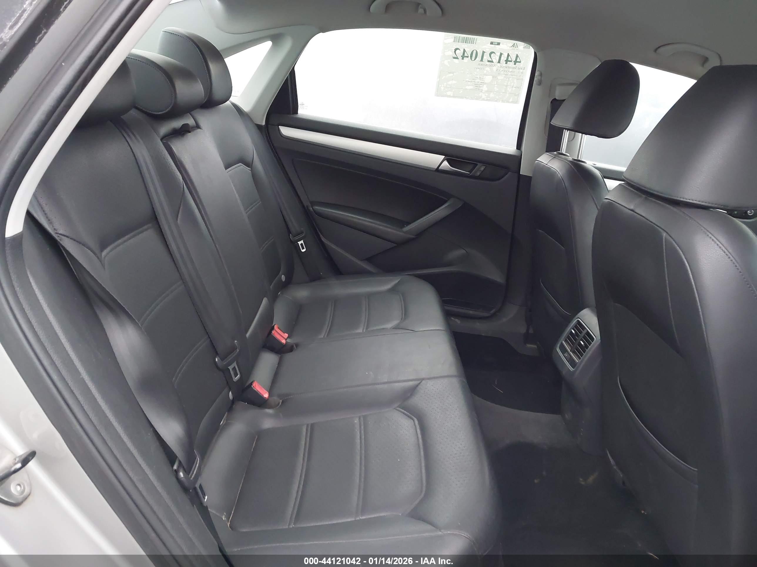 VOLKSWAGEN PASSAT image 8