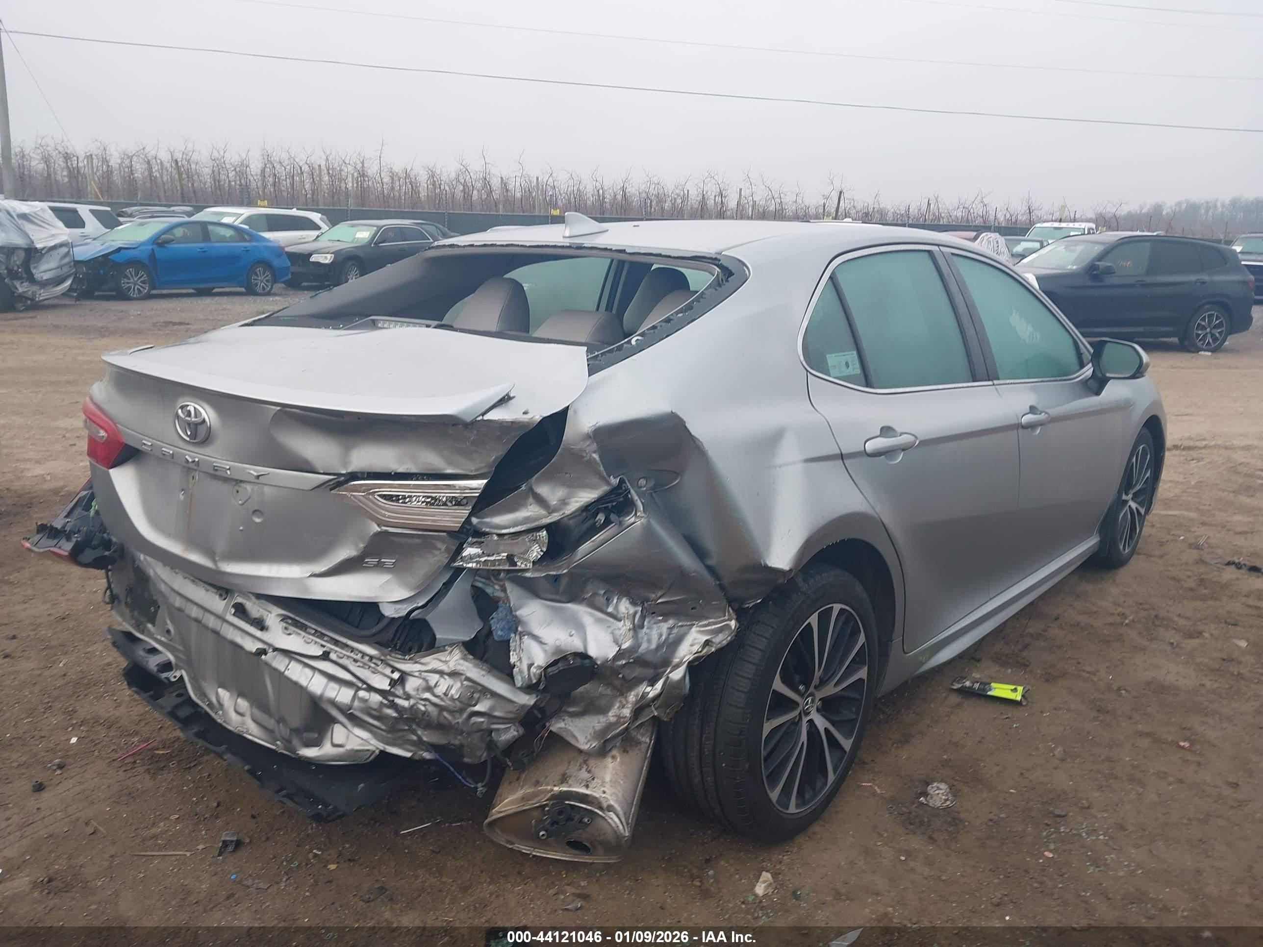 TOYOTA CAMRY image 6