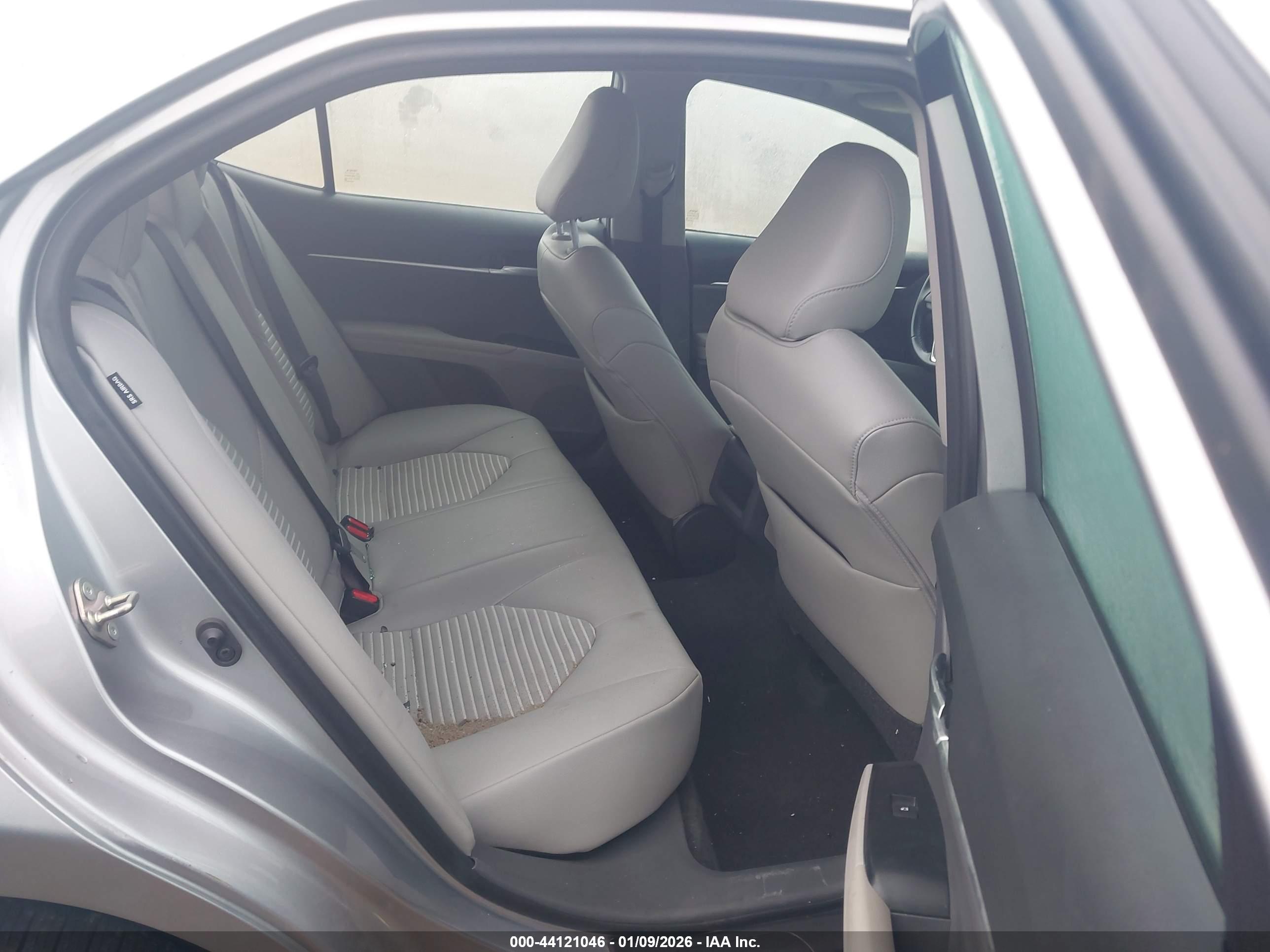 TOYOTA CAMRY image 8