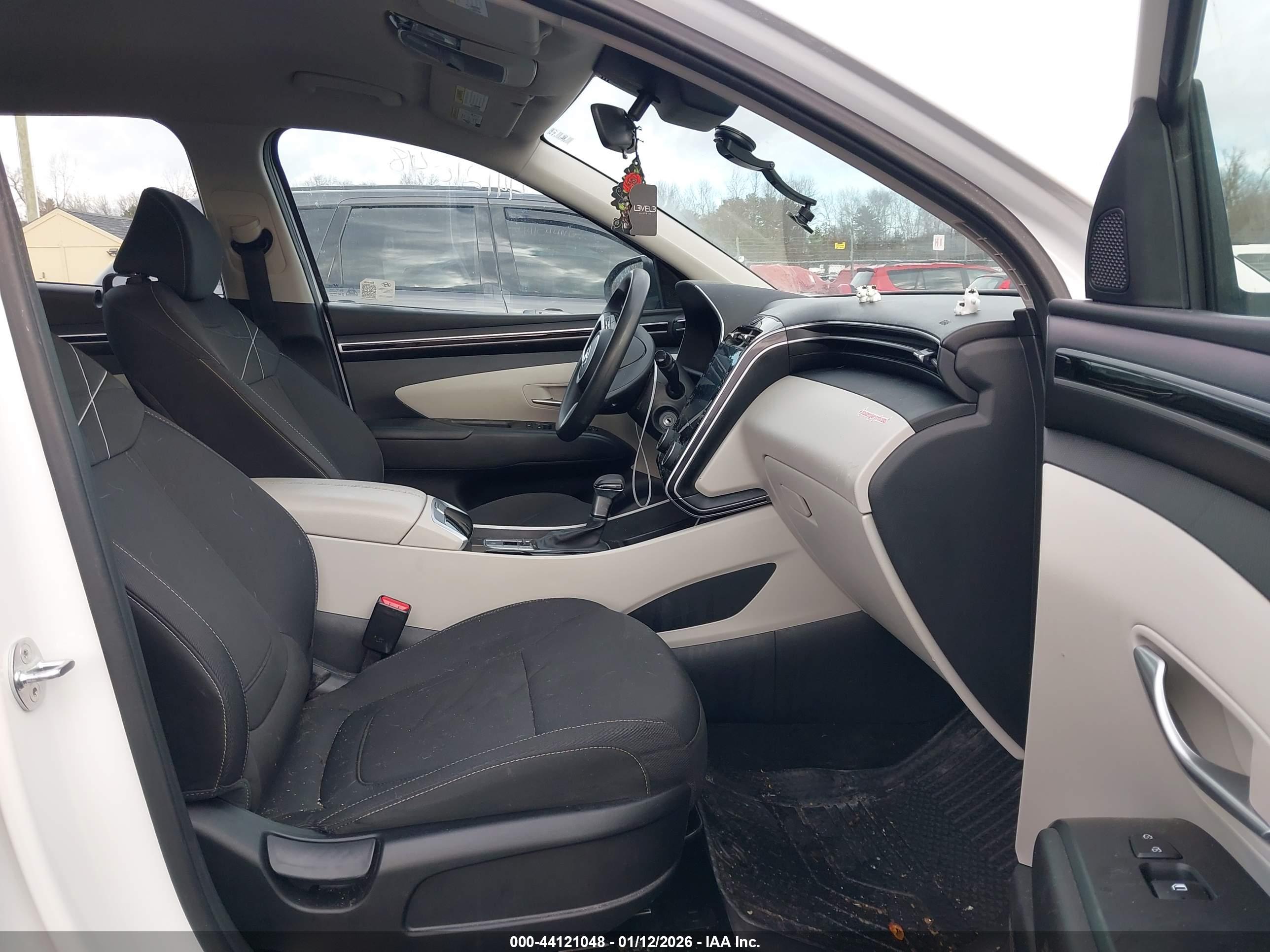 HYUNDAI TUCSON image 5