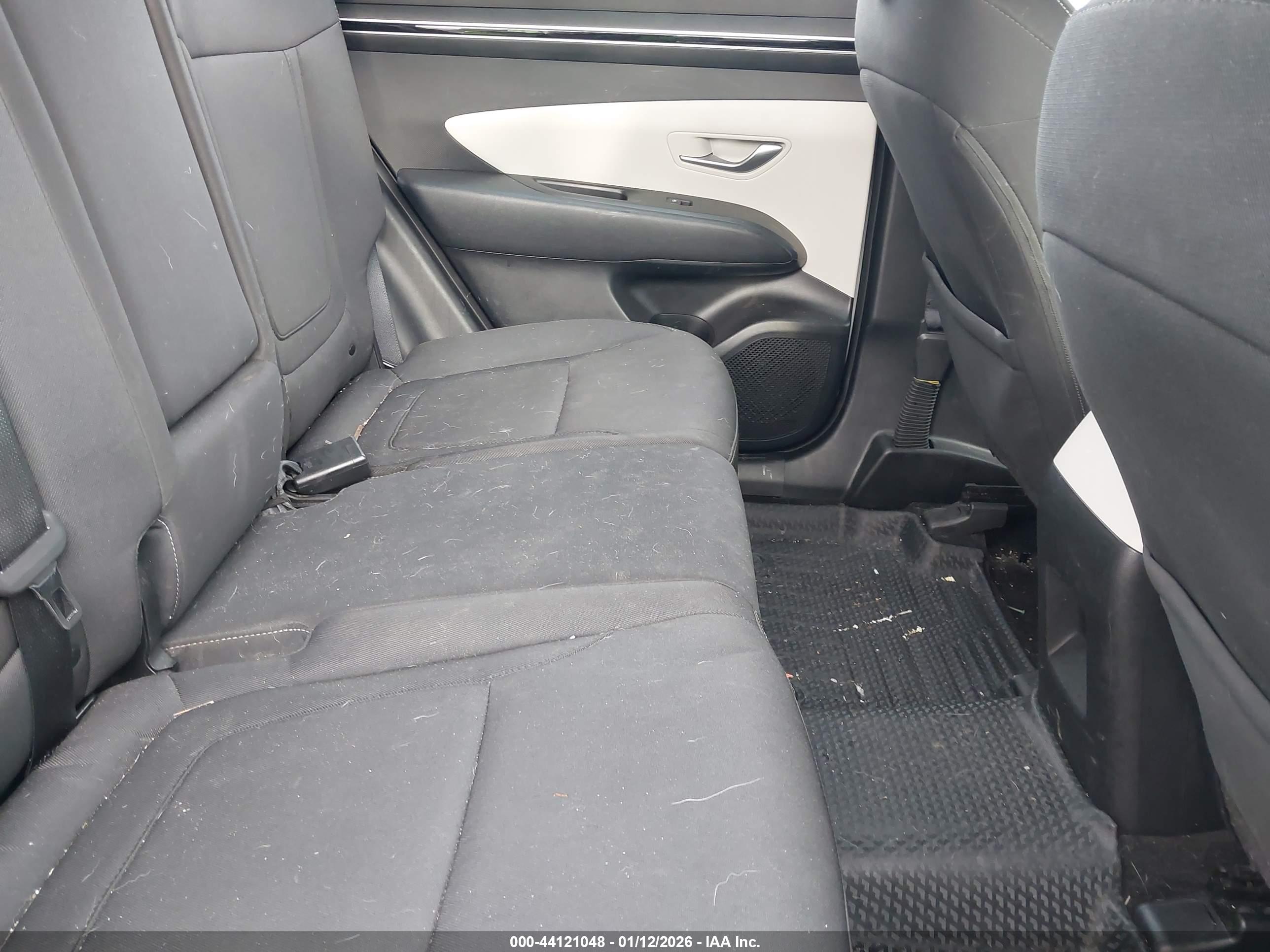HYUNDAI TUCSON image 8