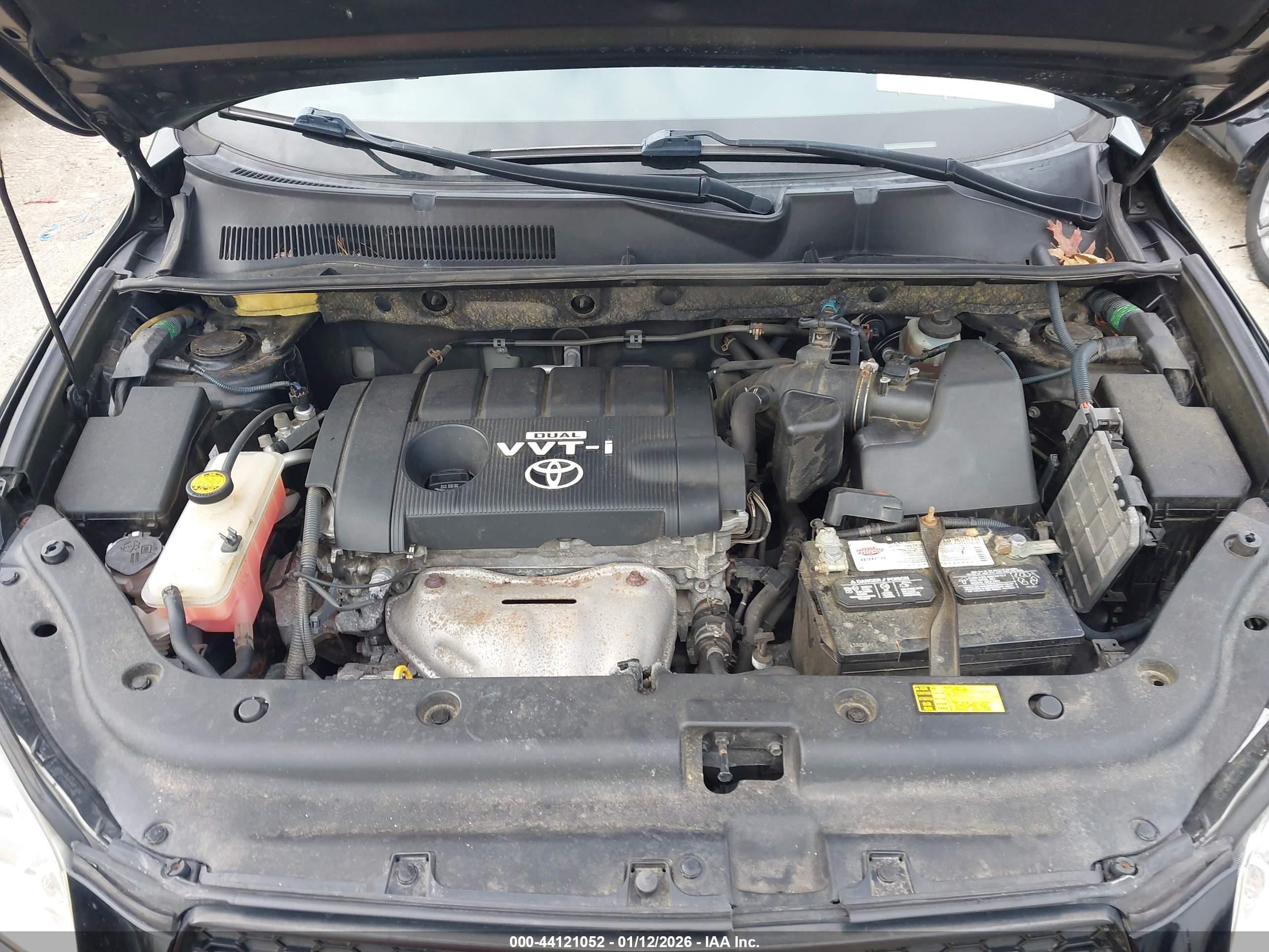 TOYOTA RAV4 image 10