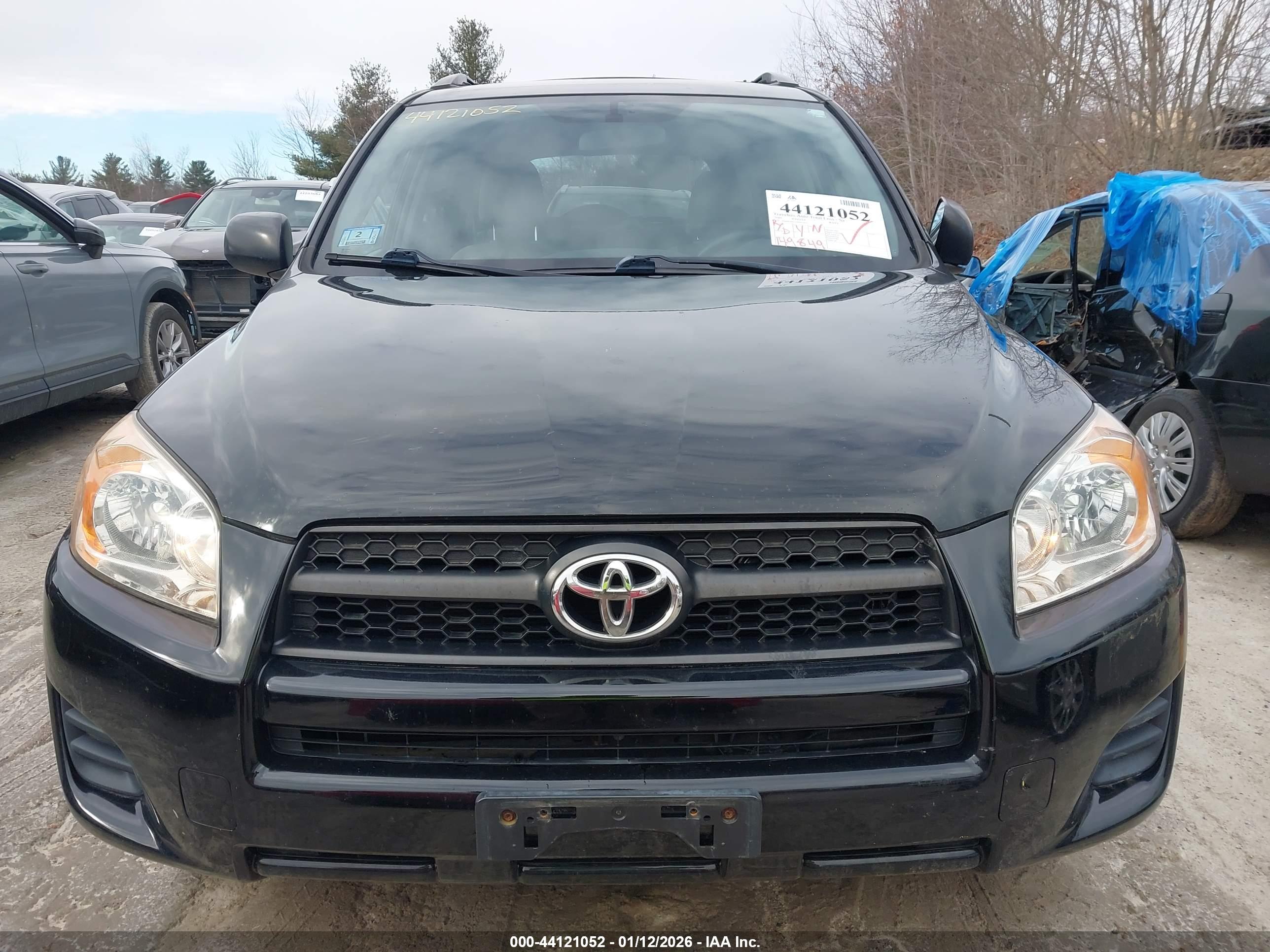 TOYOTA RAV4 image 6