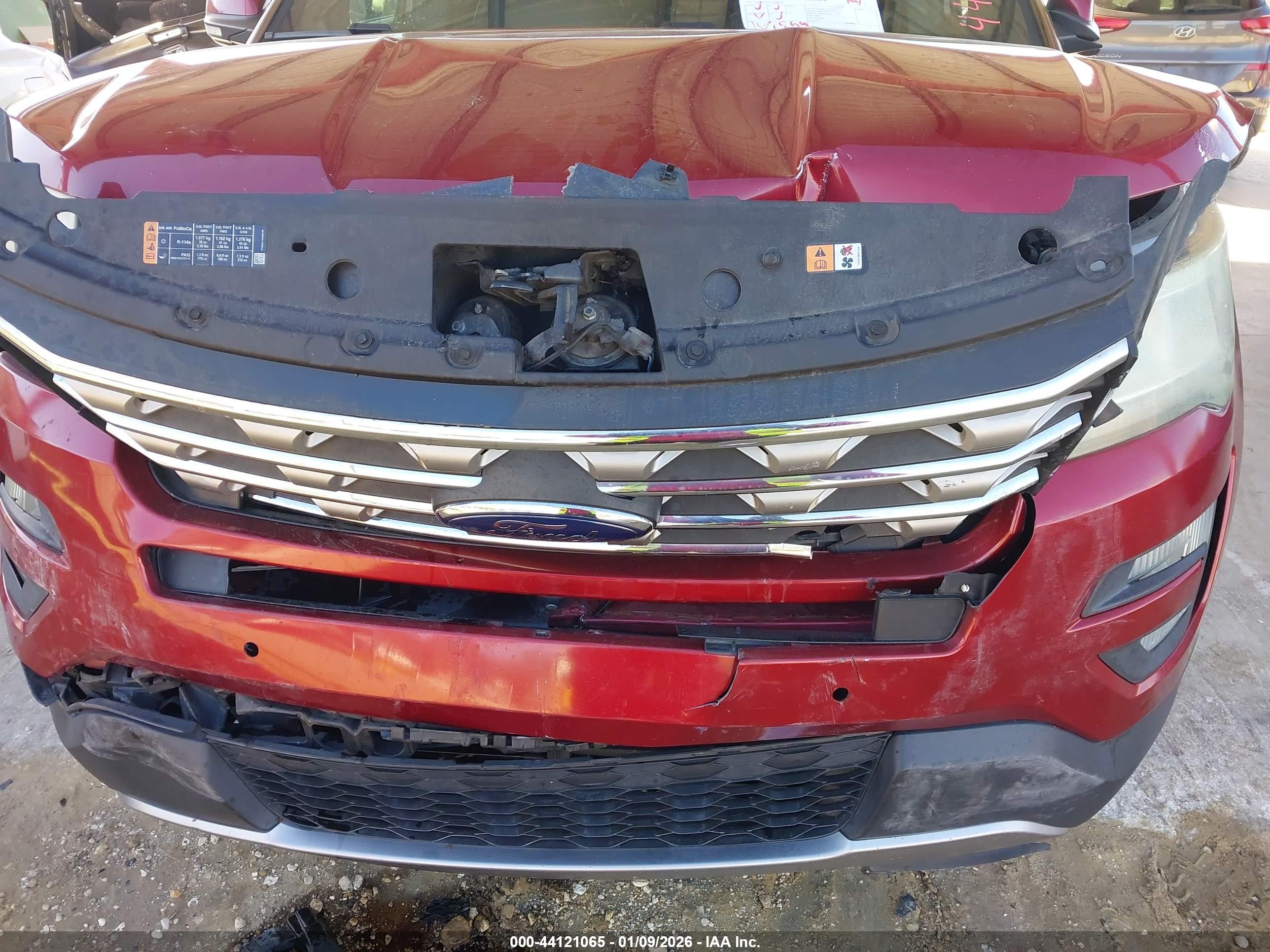 FORD EXPLORER image 6