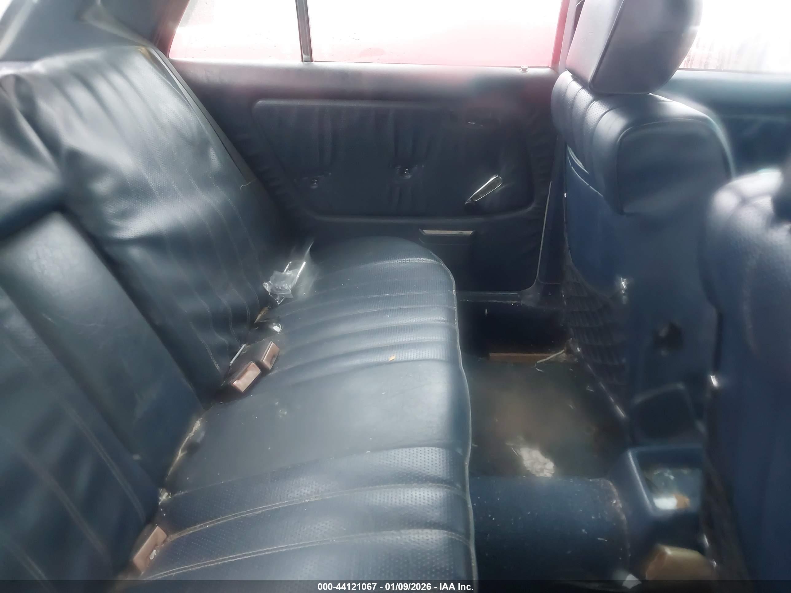 MERCEDES-BENZ 240 image 8