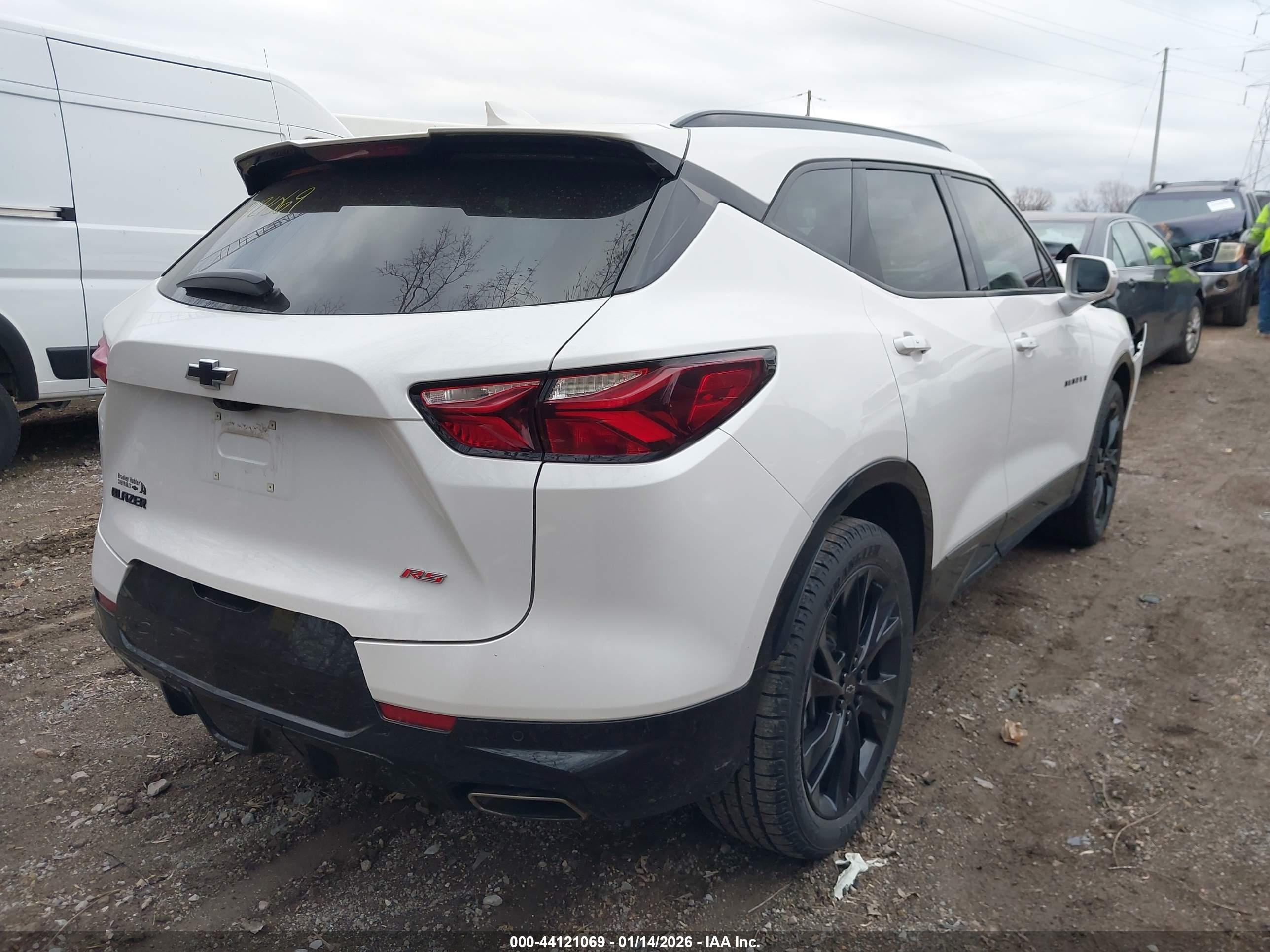 CHEVROLET BLAZER image 4
