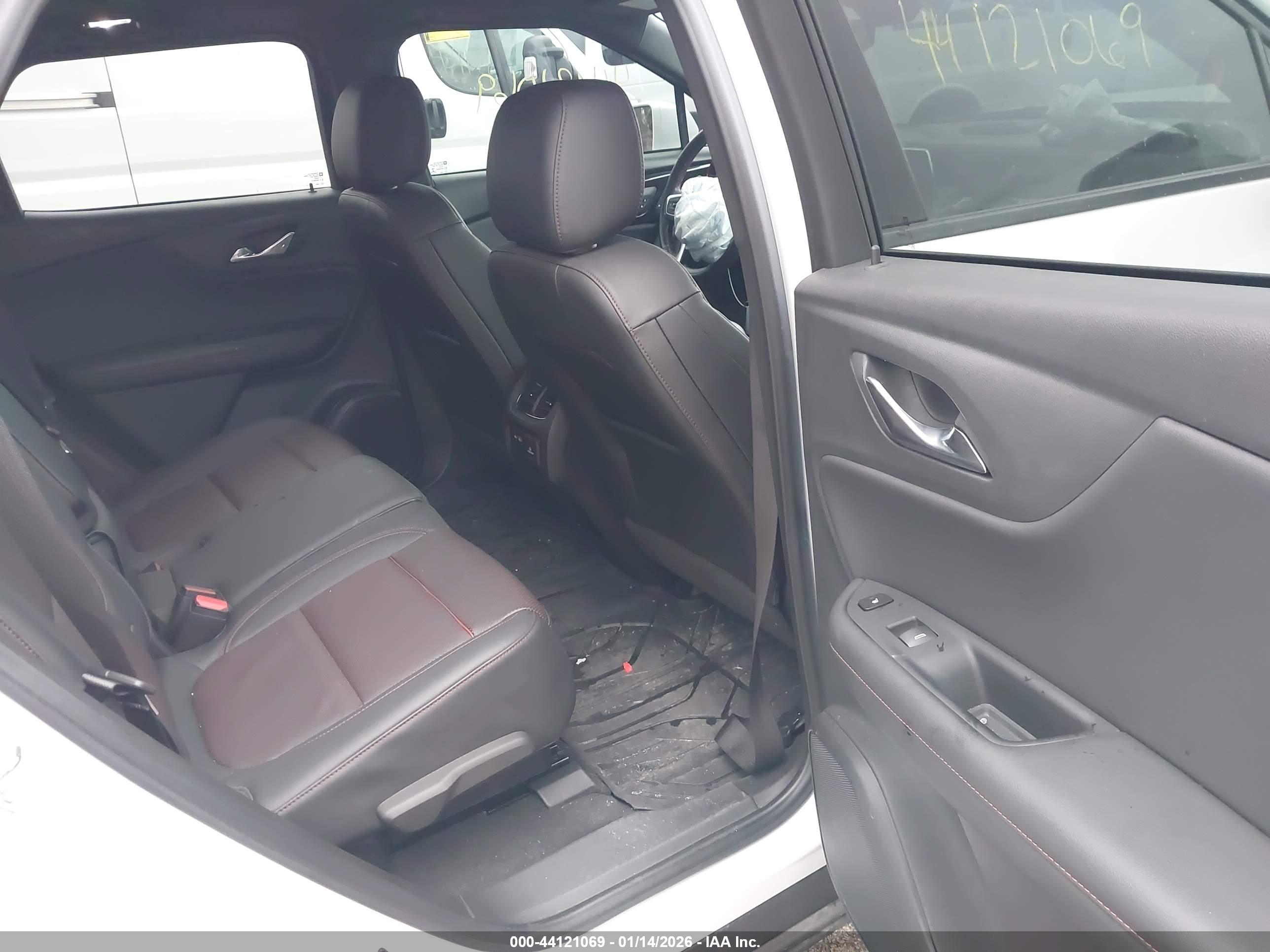 CHEVROLET BLAZER image 8