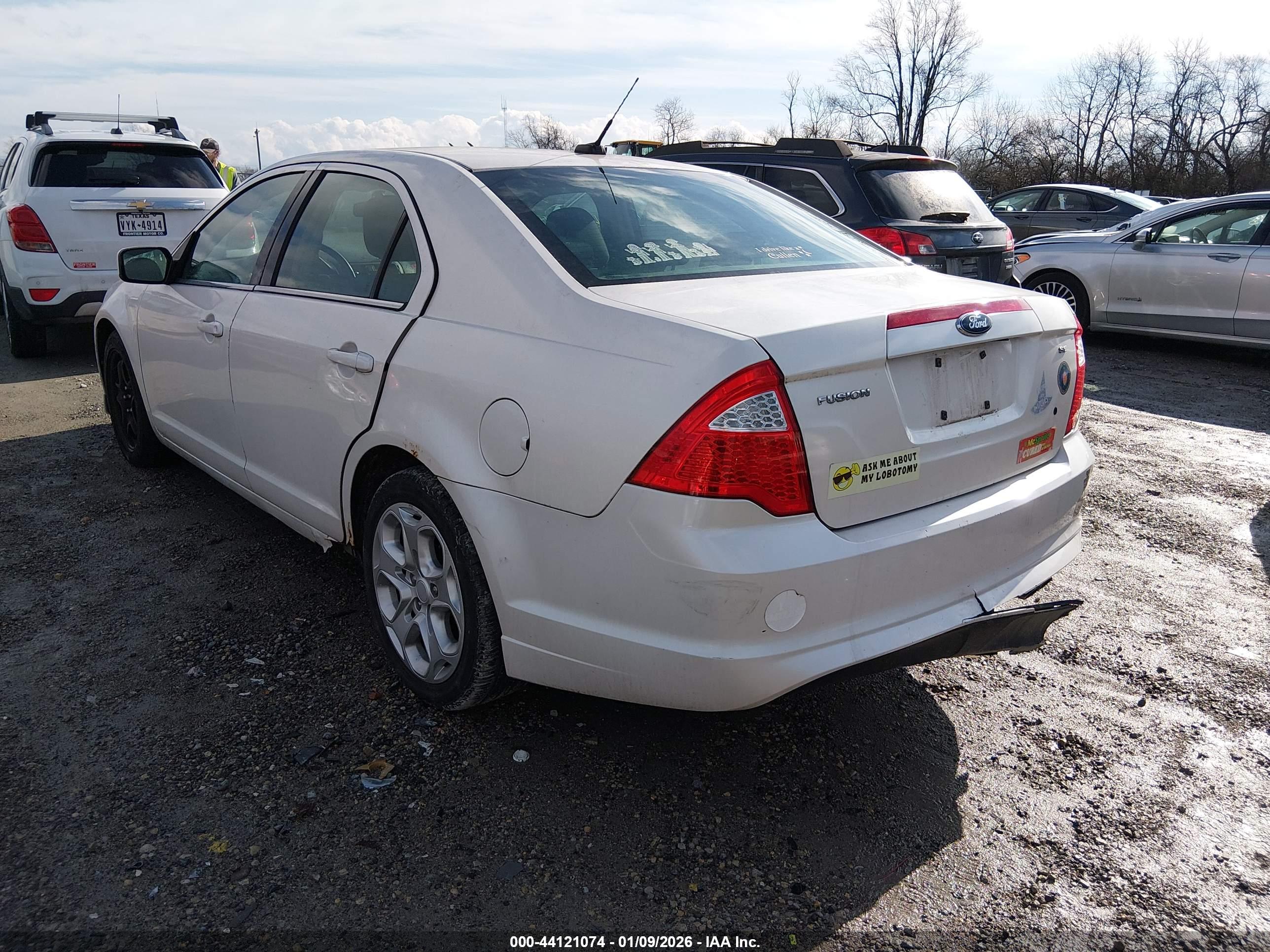 FORD FUSION image 3