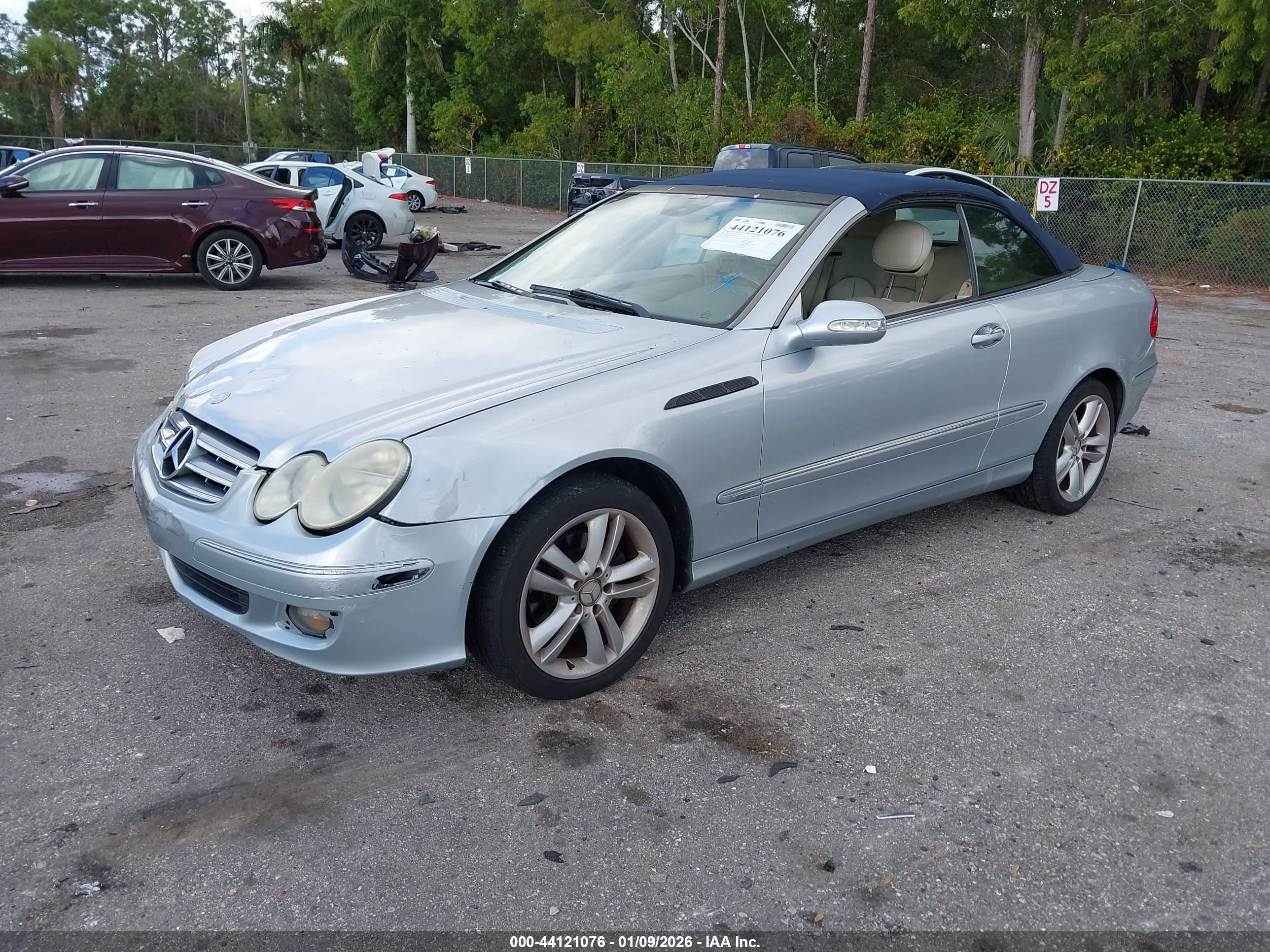 MERCEDES-BENZ CLK image 2