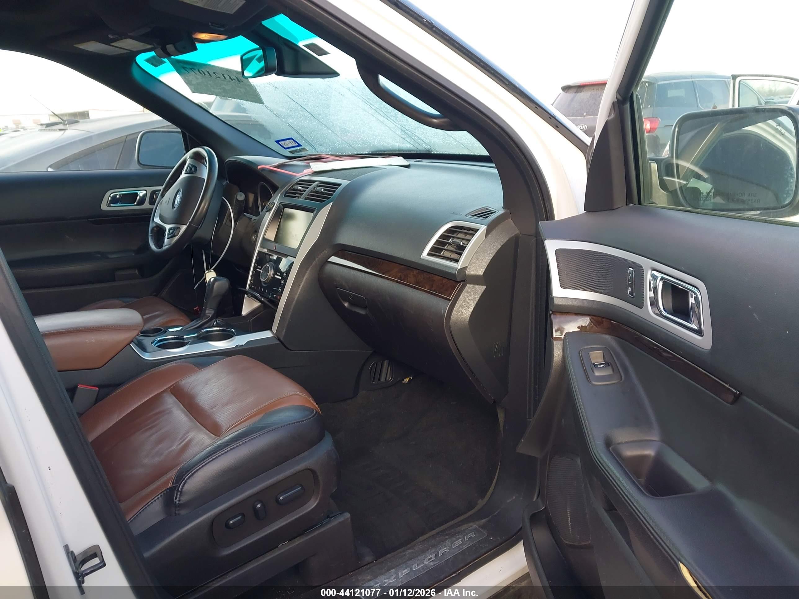 FORD EXPLORER image 5
