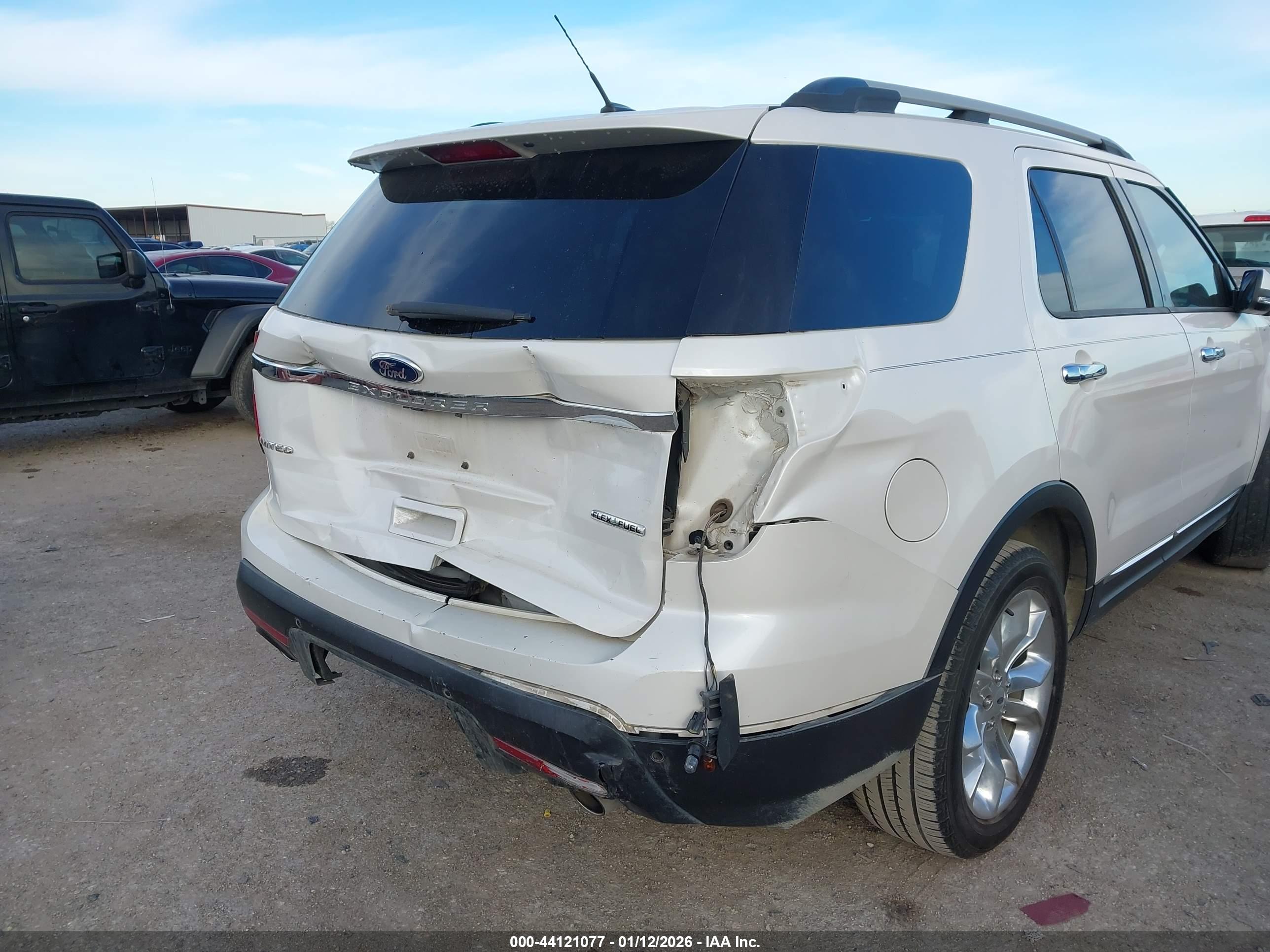 FORD EXPLORER image 6