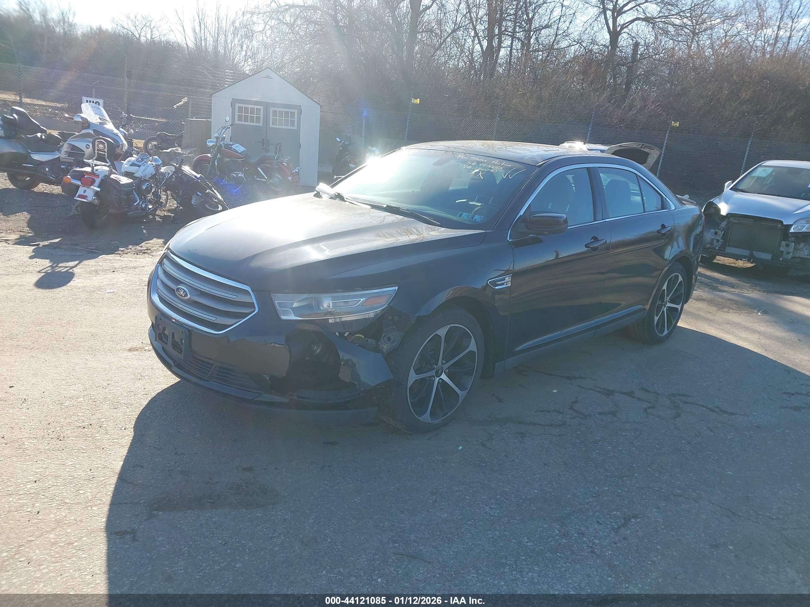 FORD TAURUS image 2