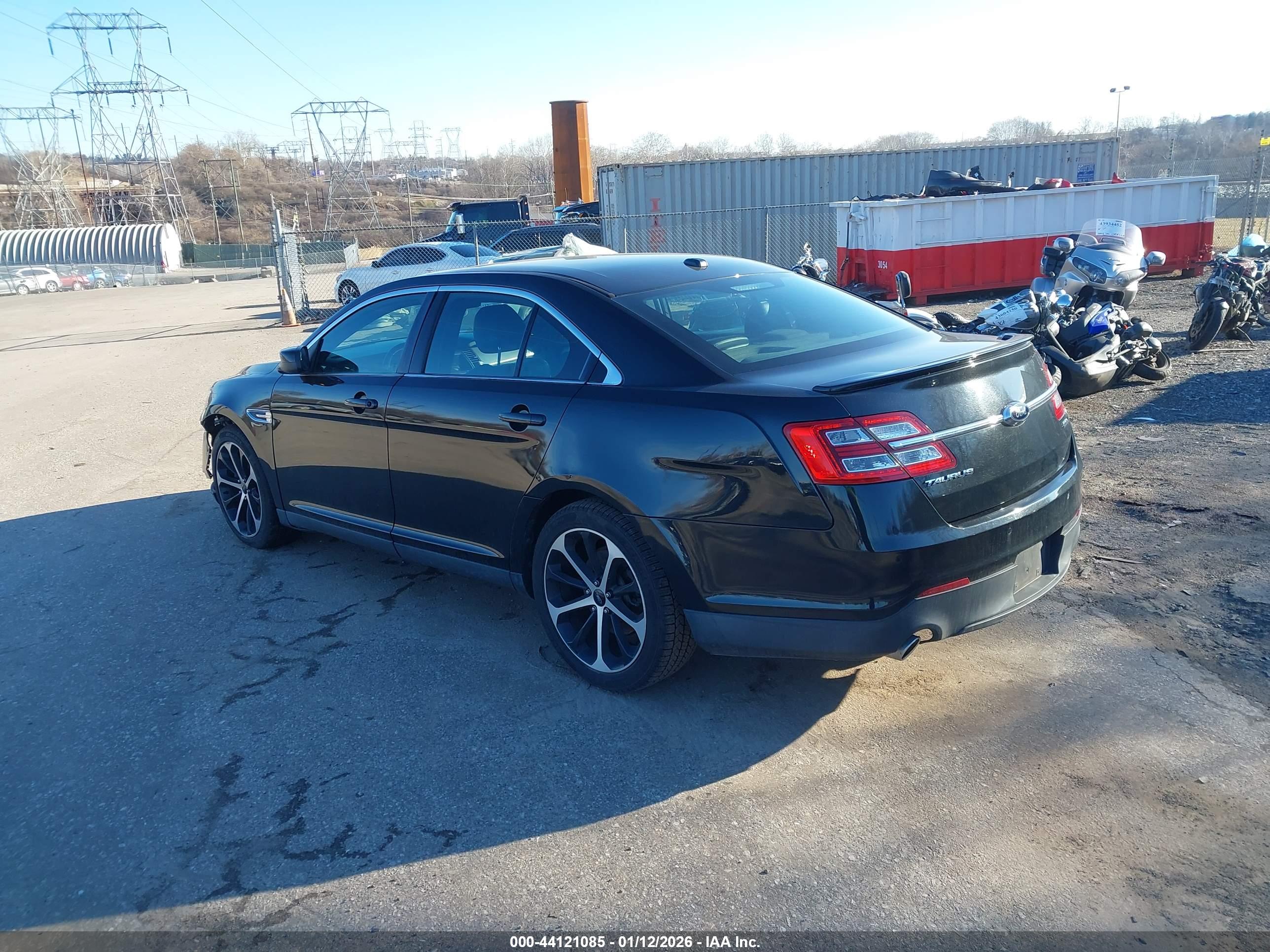 FORD TAURUS image 3