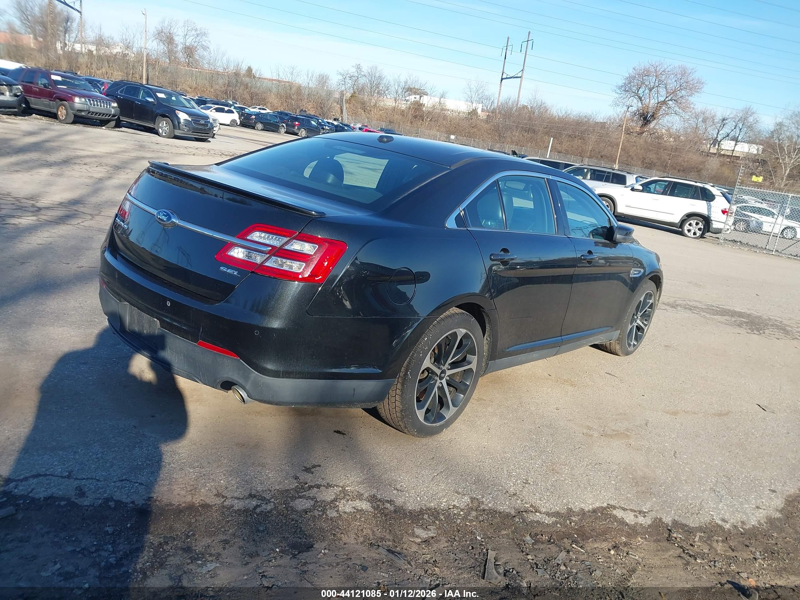 FORD TAURUS image 4