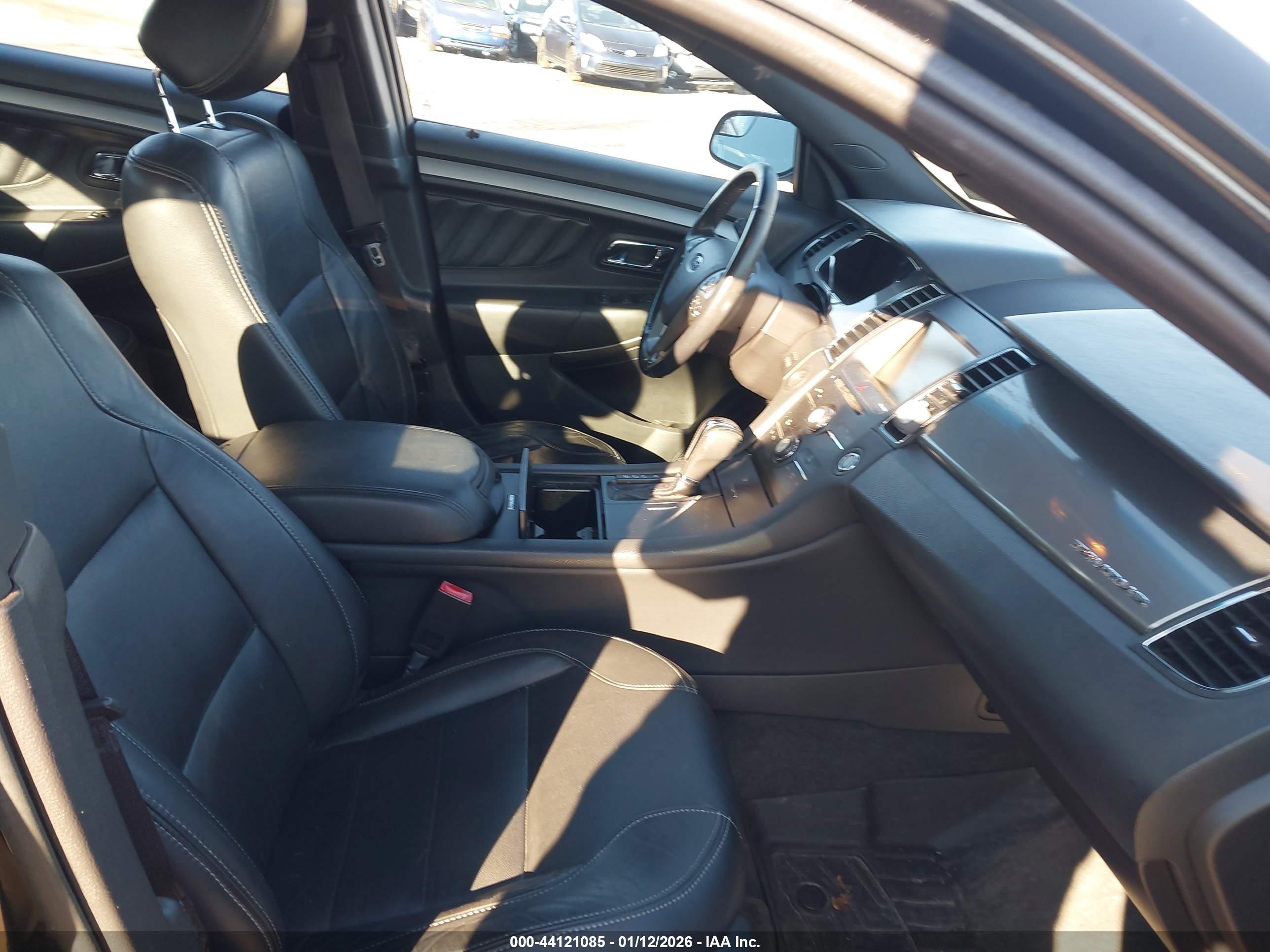 FORD TAURUS image 5