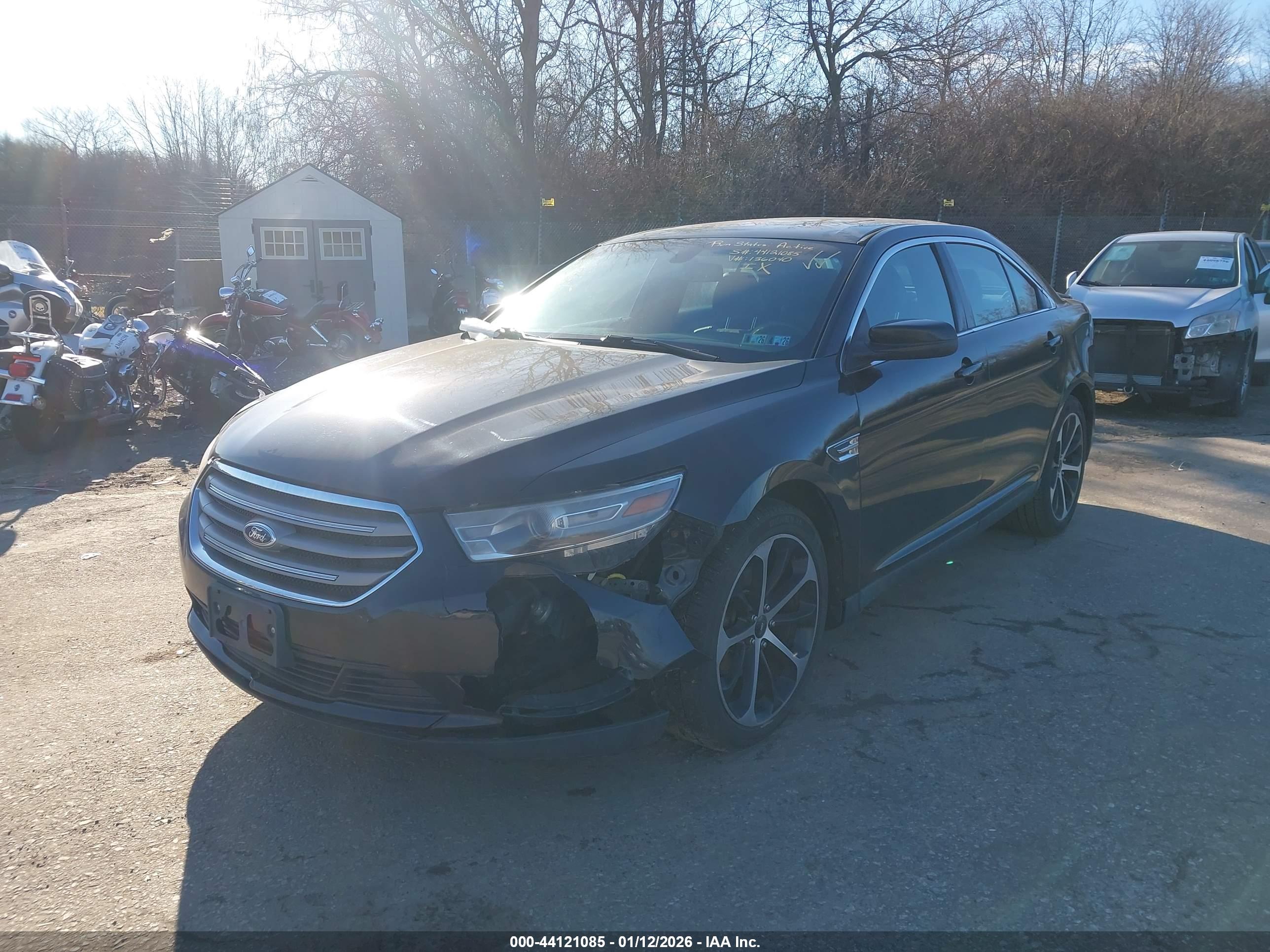 FORD TAURUS image 6