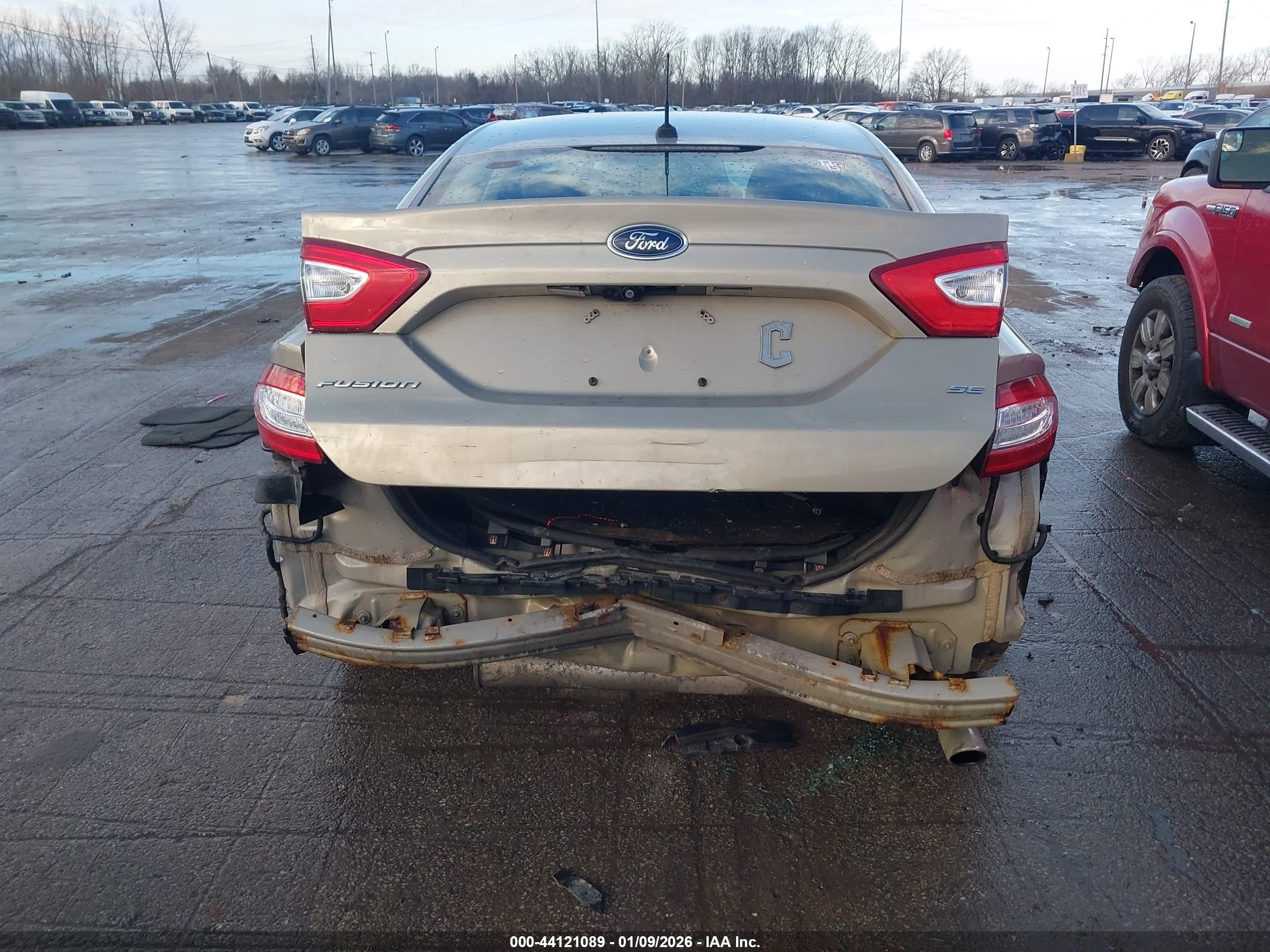 FORD FUSION image 6