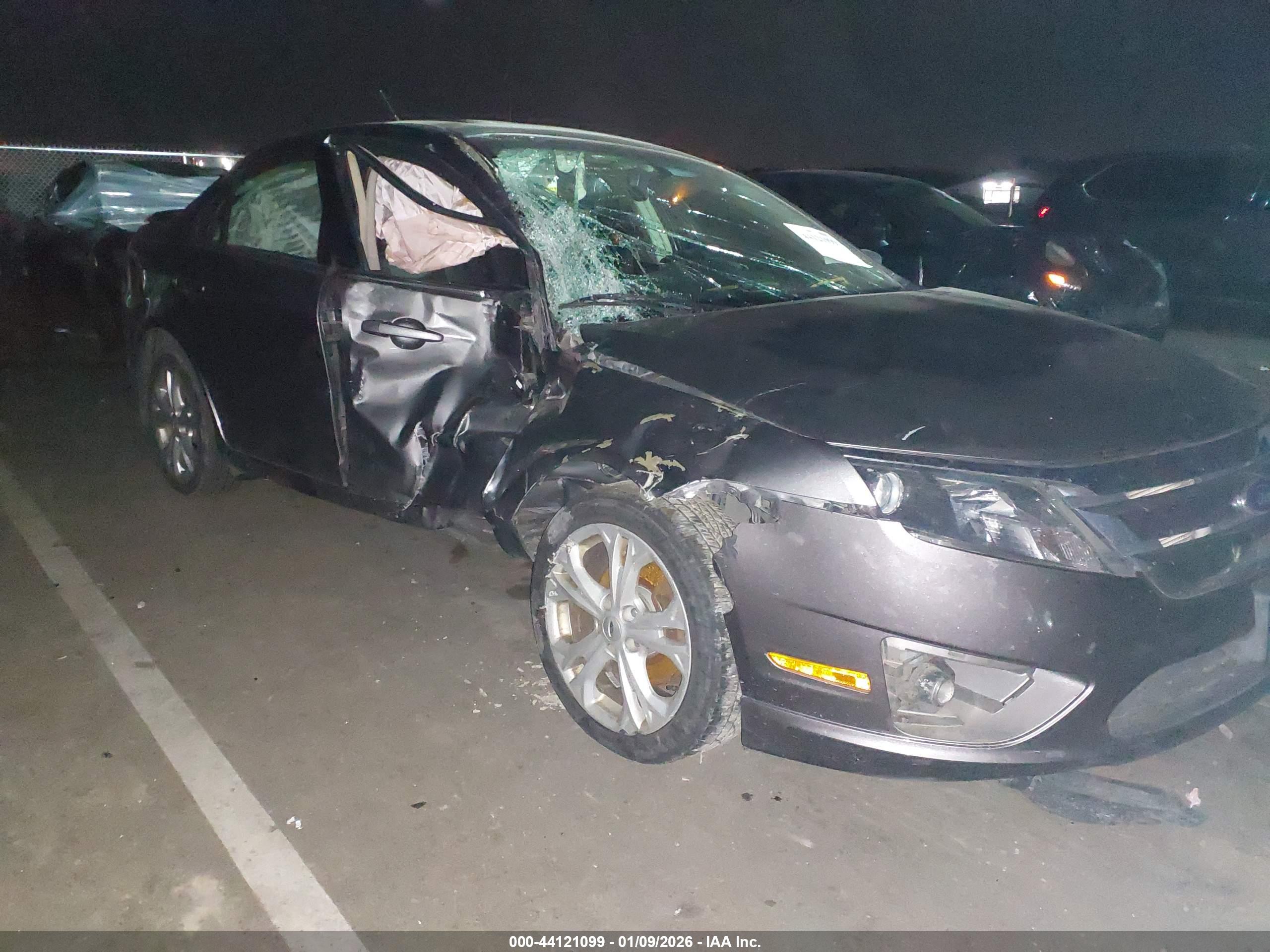 FORD FUSION image 6