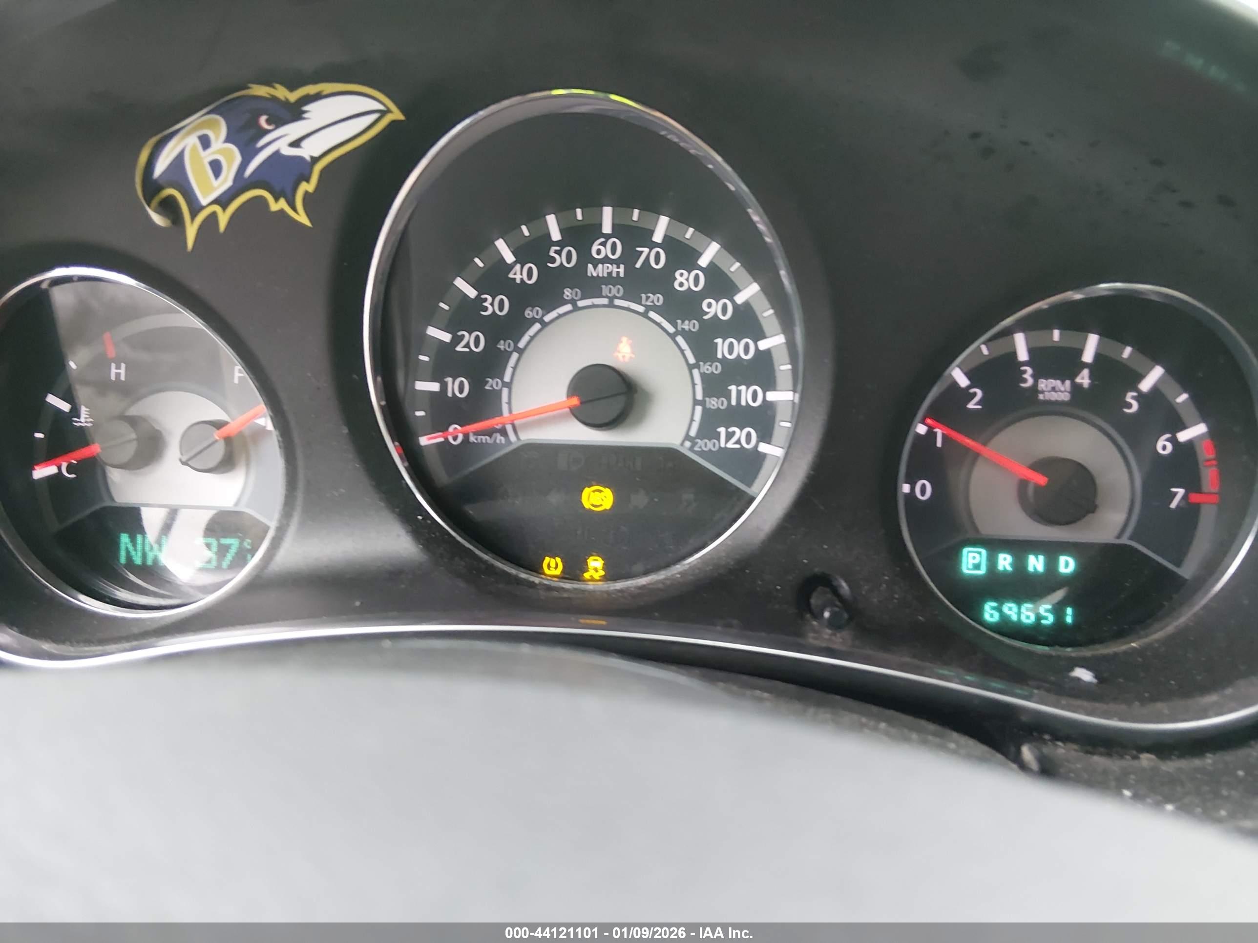CHRYSLER 200 image 7