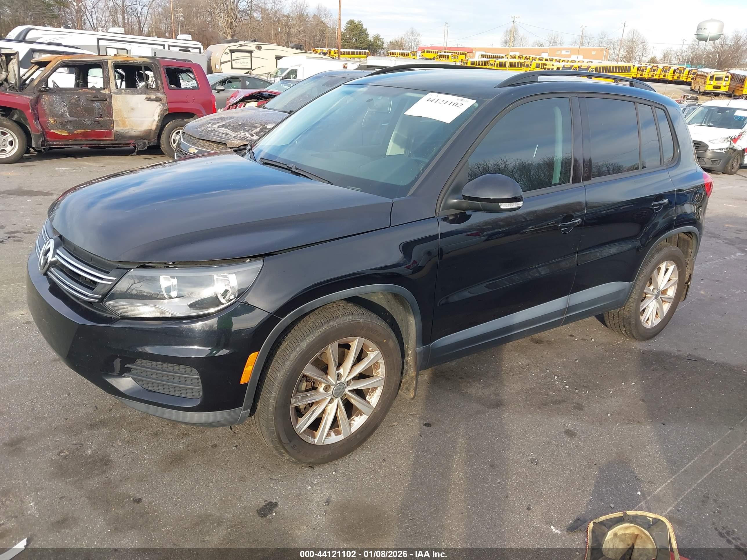VOLKSWAGEN TIGUAN image 2