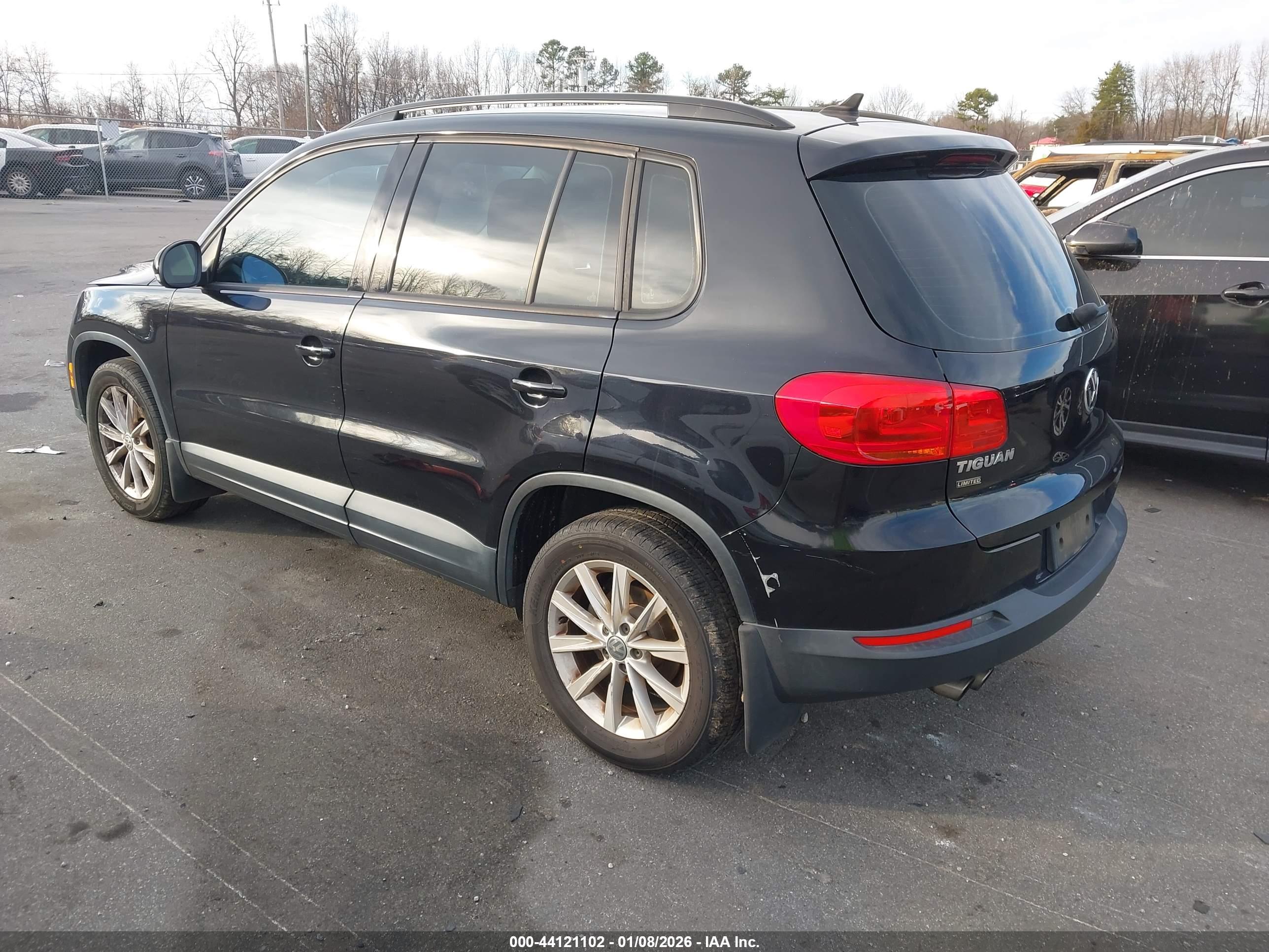 VOLKSWAGEN TIGUAN image 3