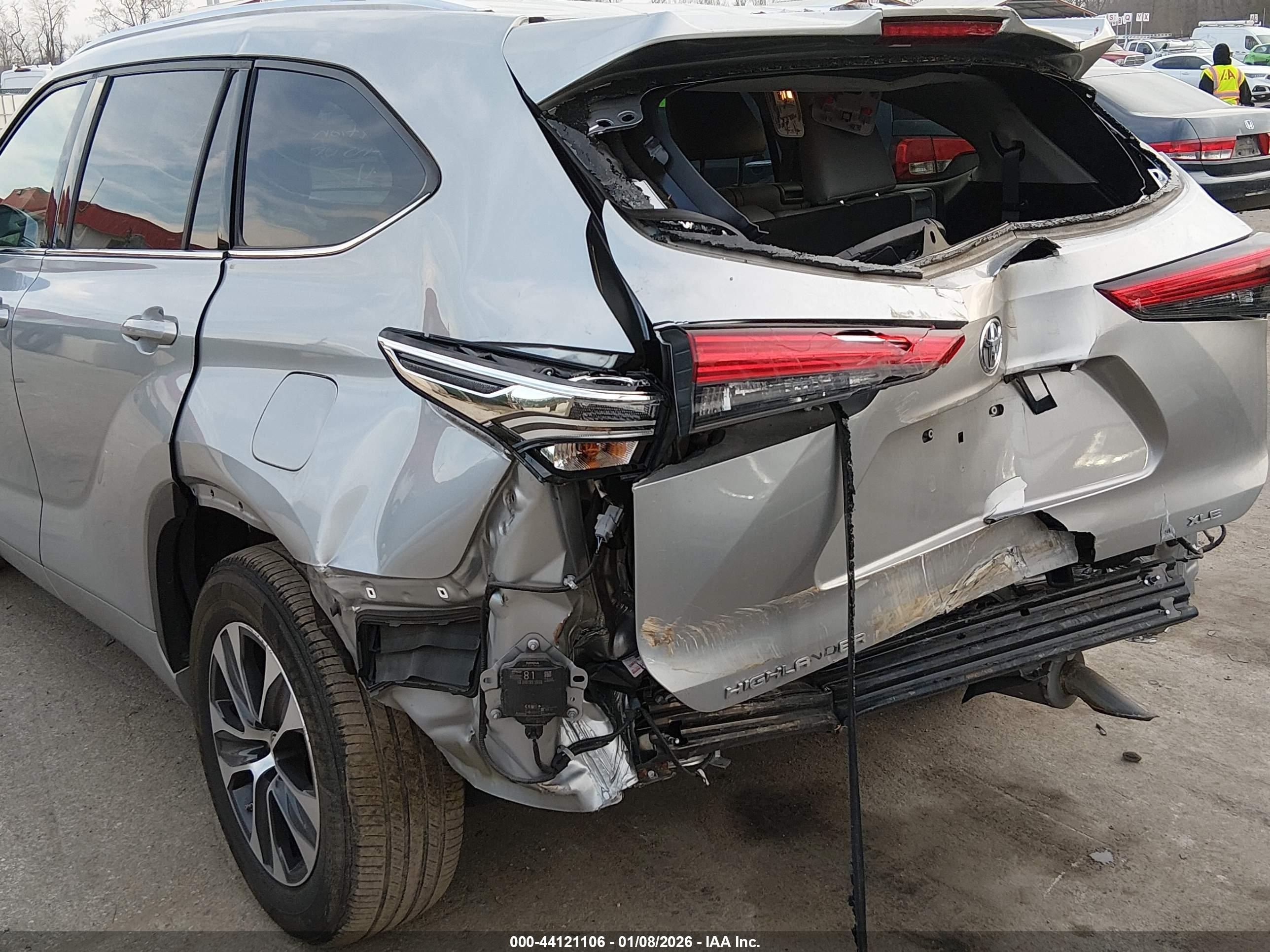 TOYOTA HIGHLANDER image 6