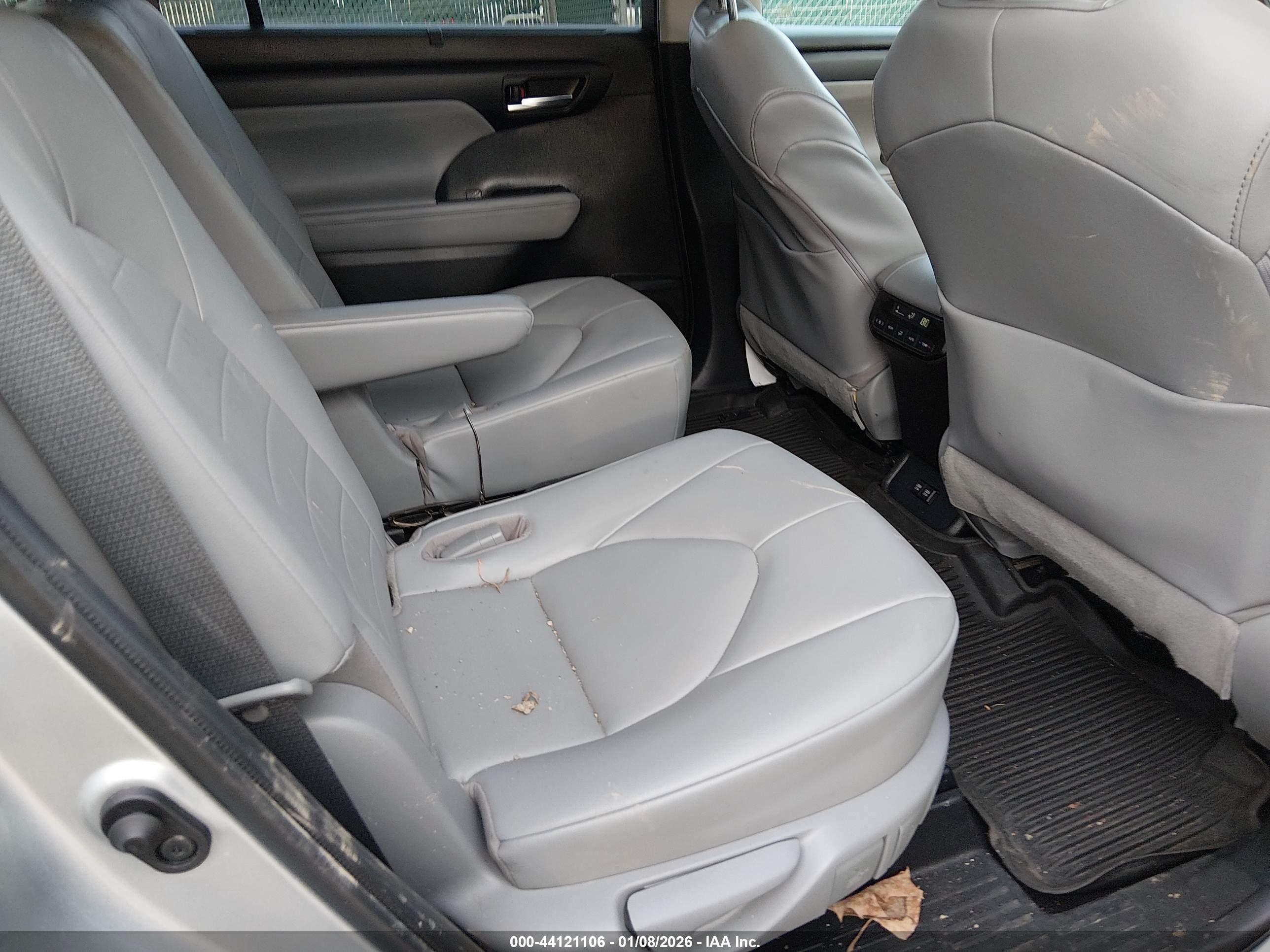 TOYOTA HIGHLANDER image 8