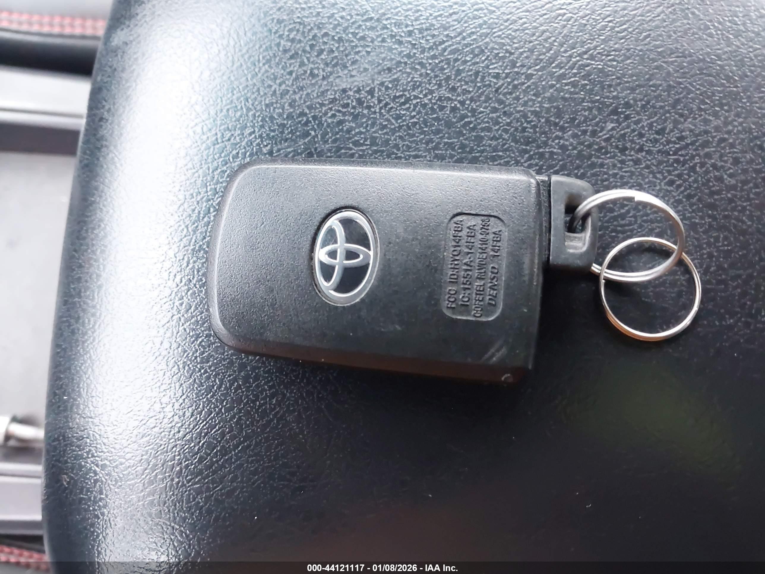 TOYOTA CAMRY image 11