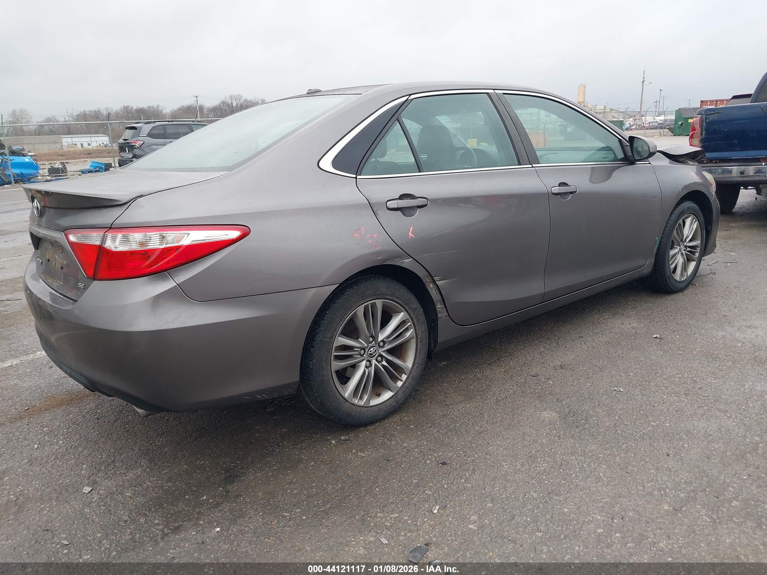 TOYOTA CAMRY image 4