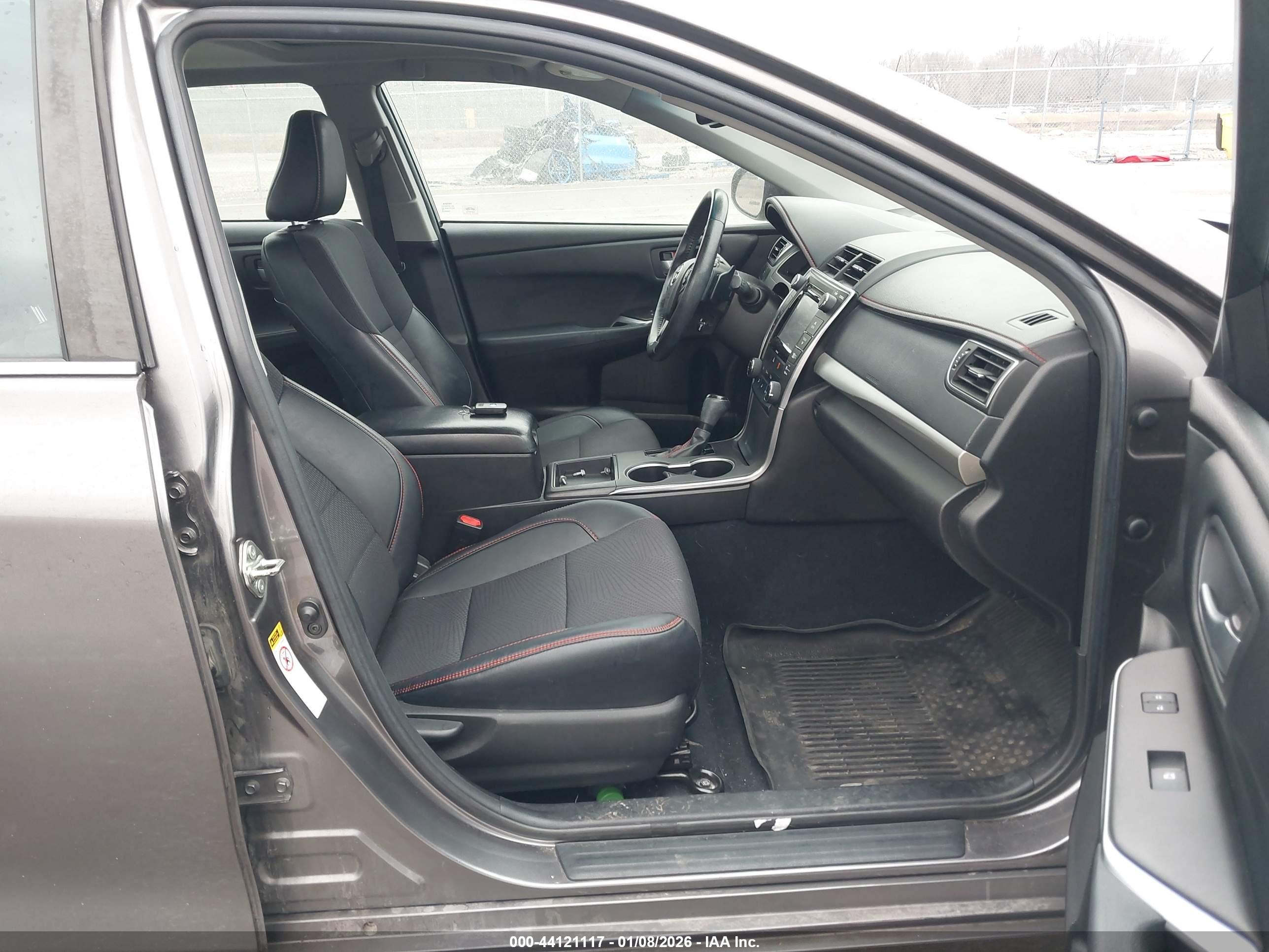 TOYOTA CAMRY image 5