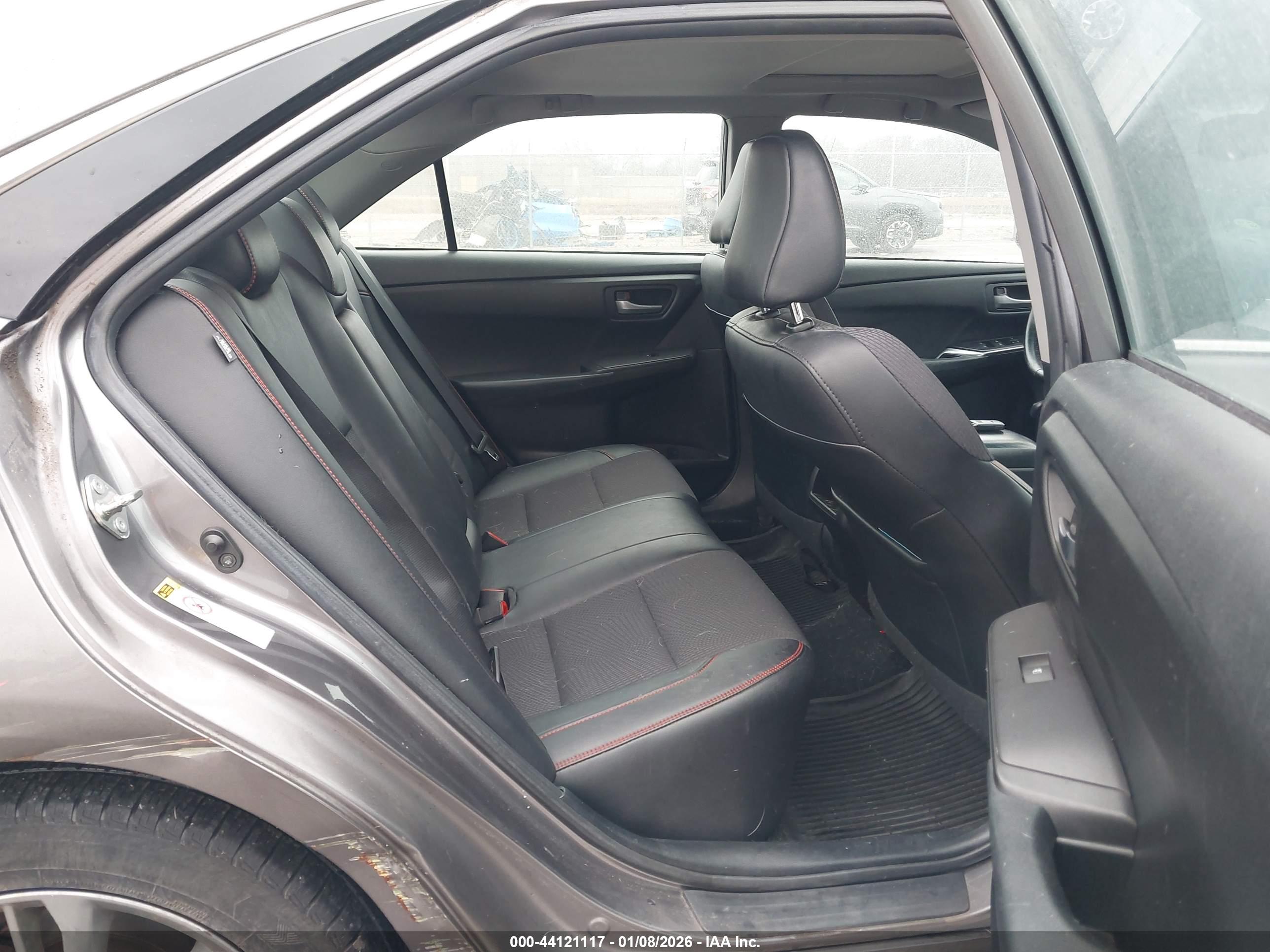 TOYOTA CAMRY image 8