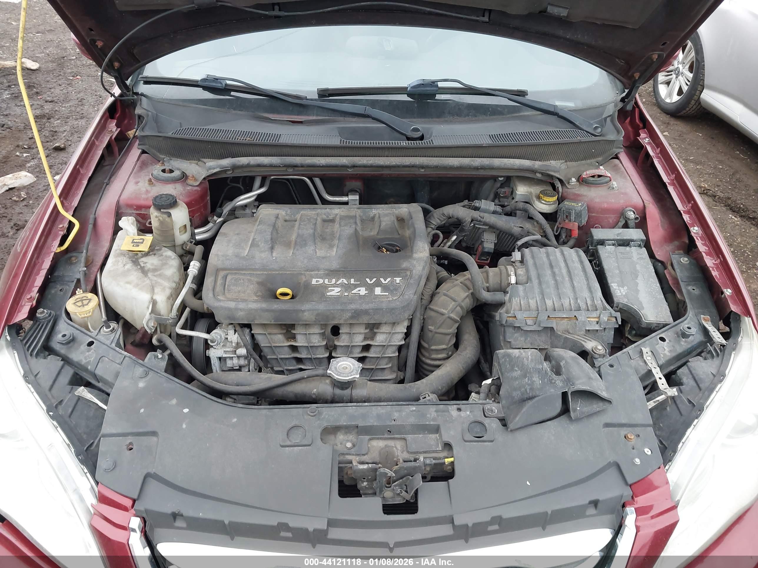 CHRYSLER 200 image 10