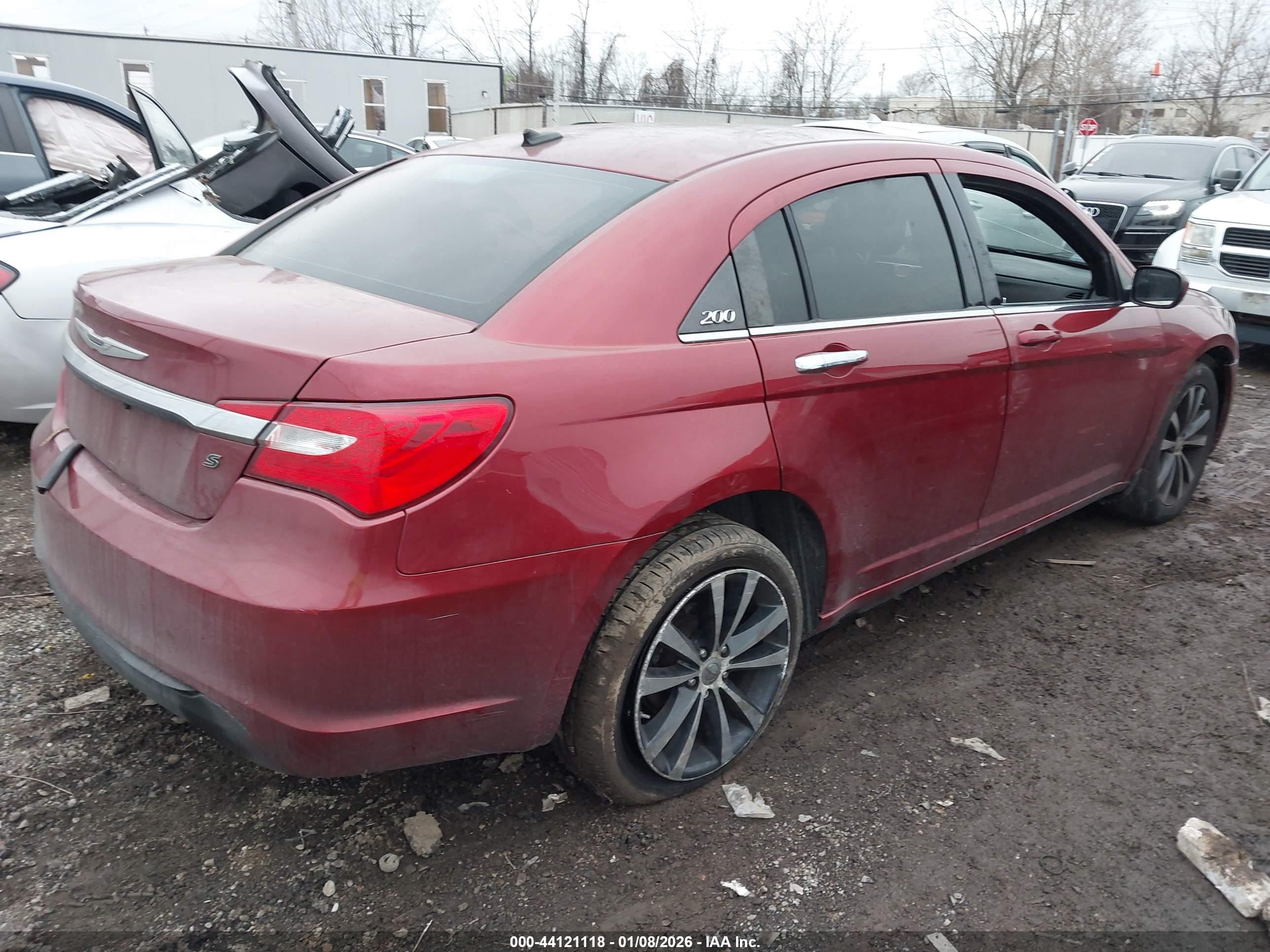 CHRYSLER 200 image 4