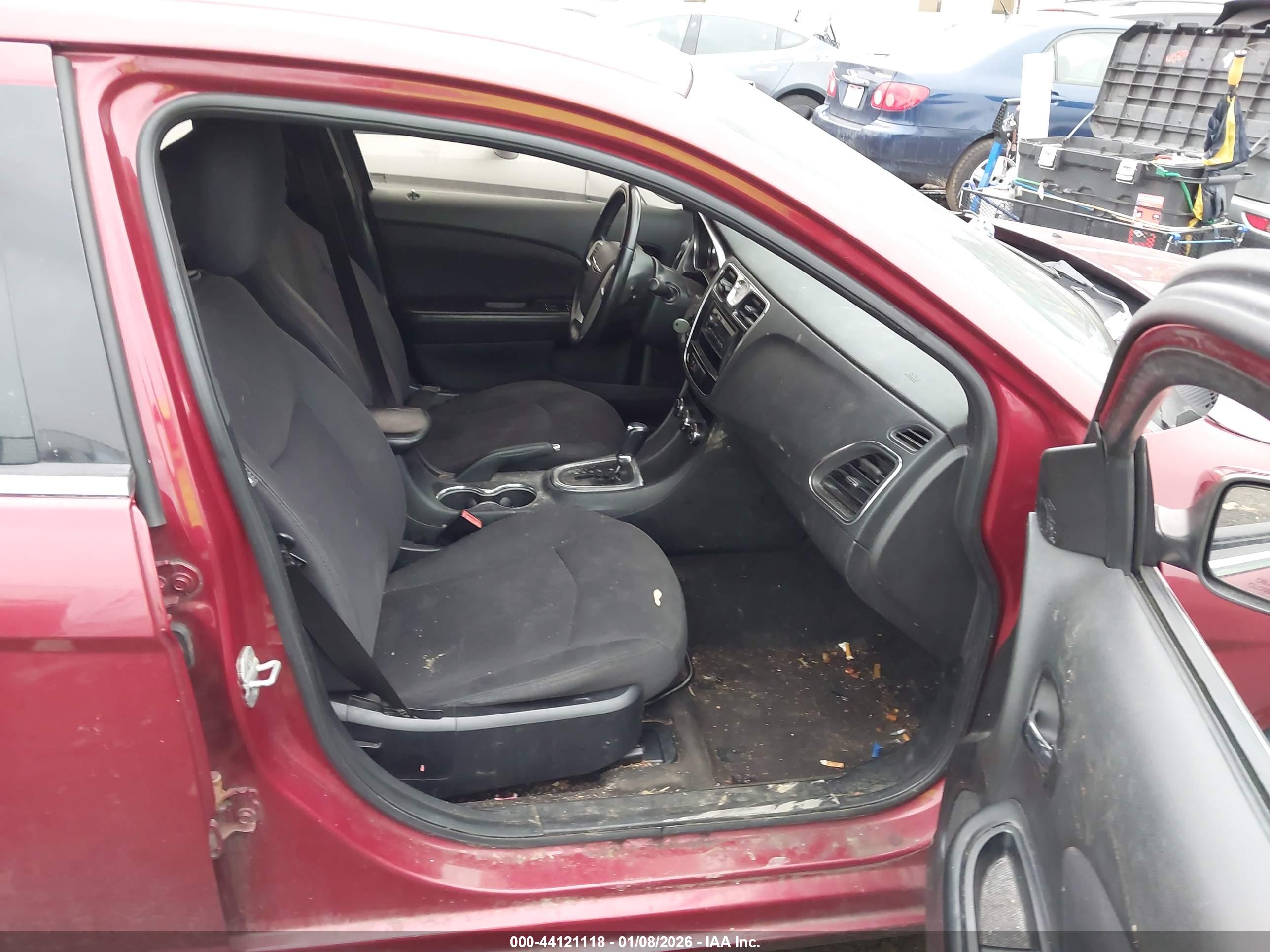 CHRYSLER 200 image 5