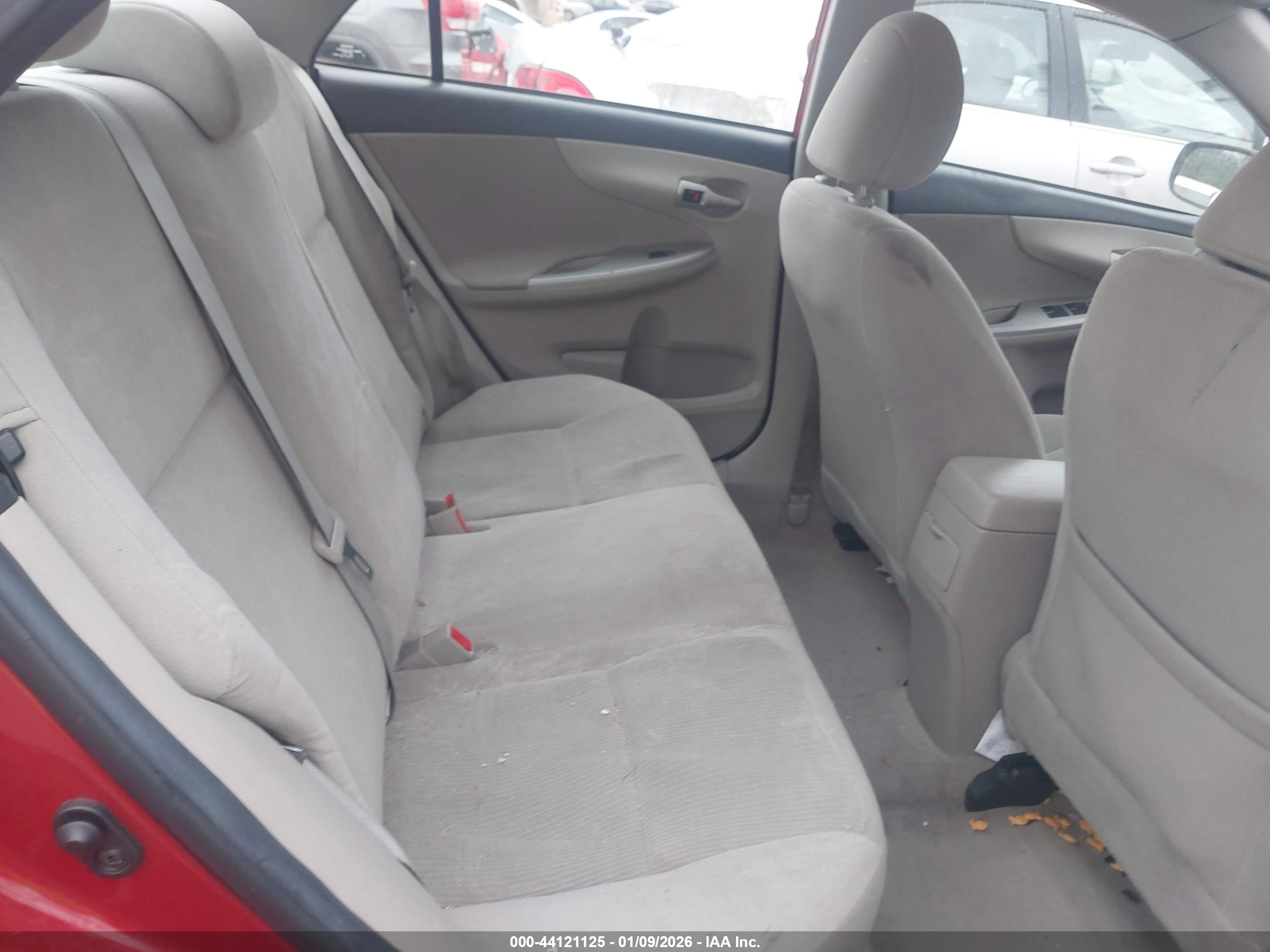 TOYOTA COROLLA image 8