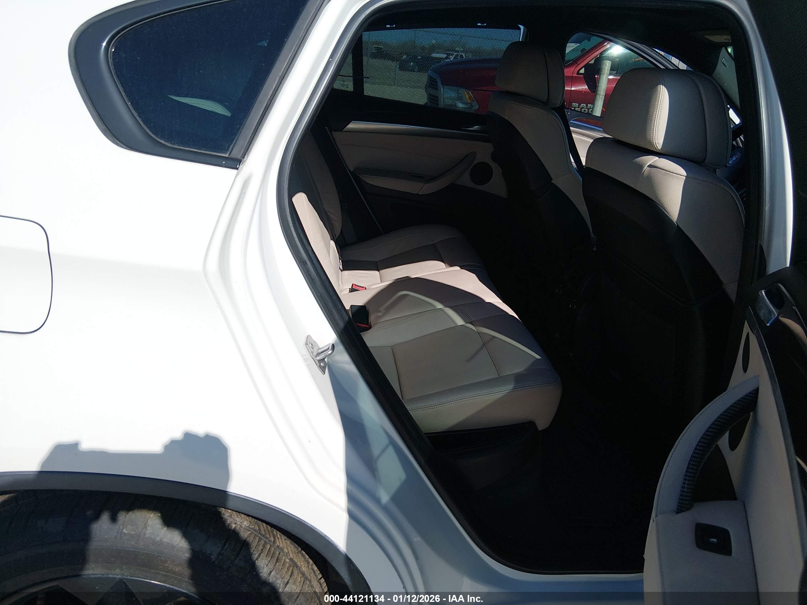 BMW X6 image 8