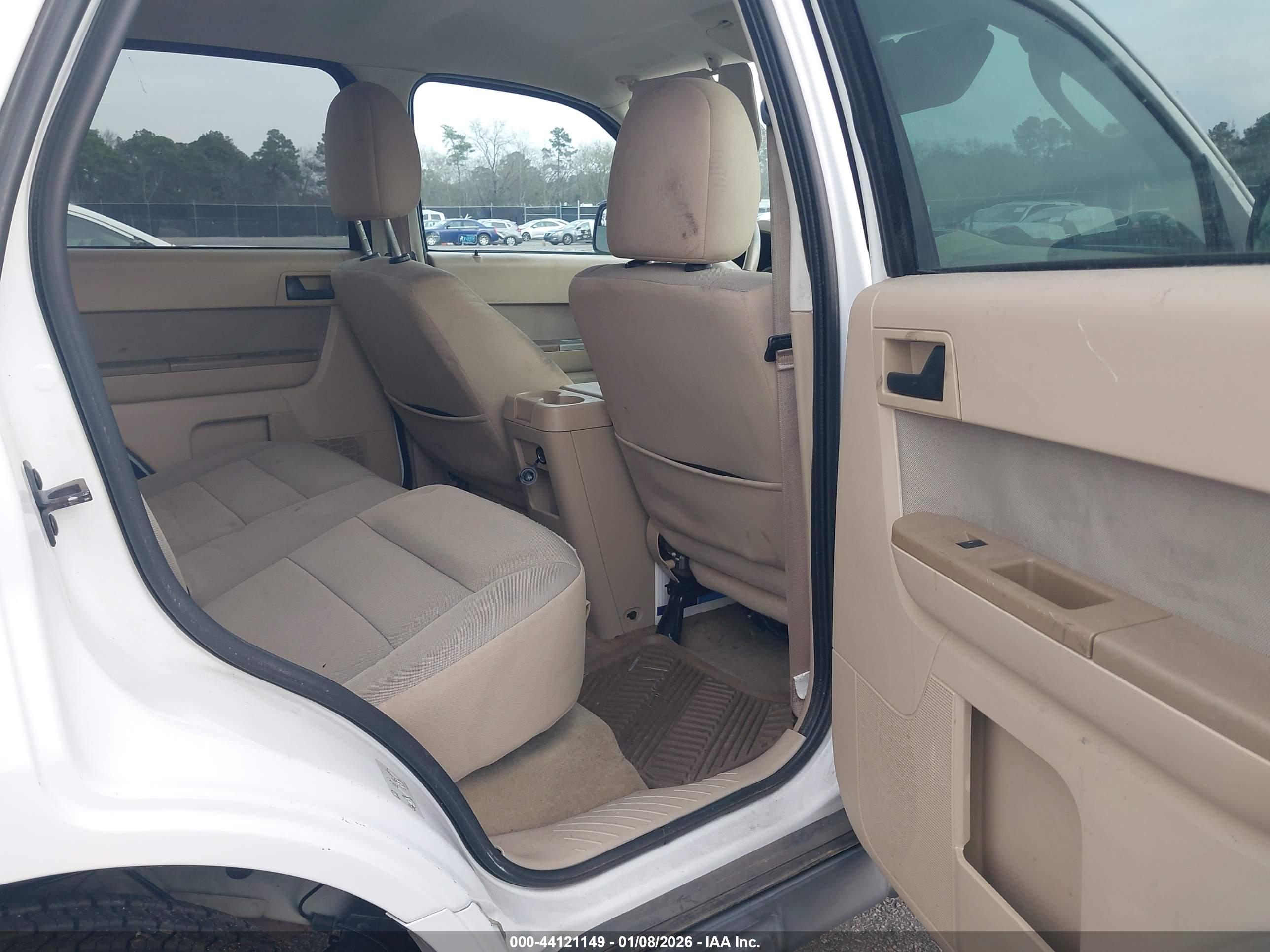 FORD ESCAPE image 8