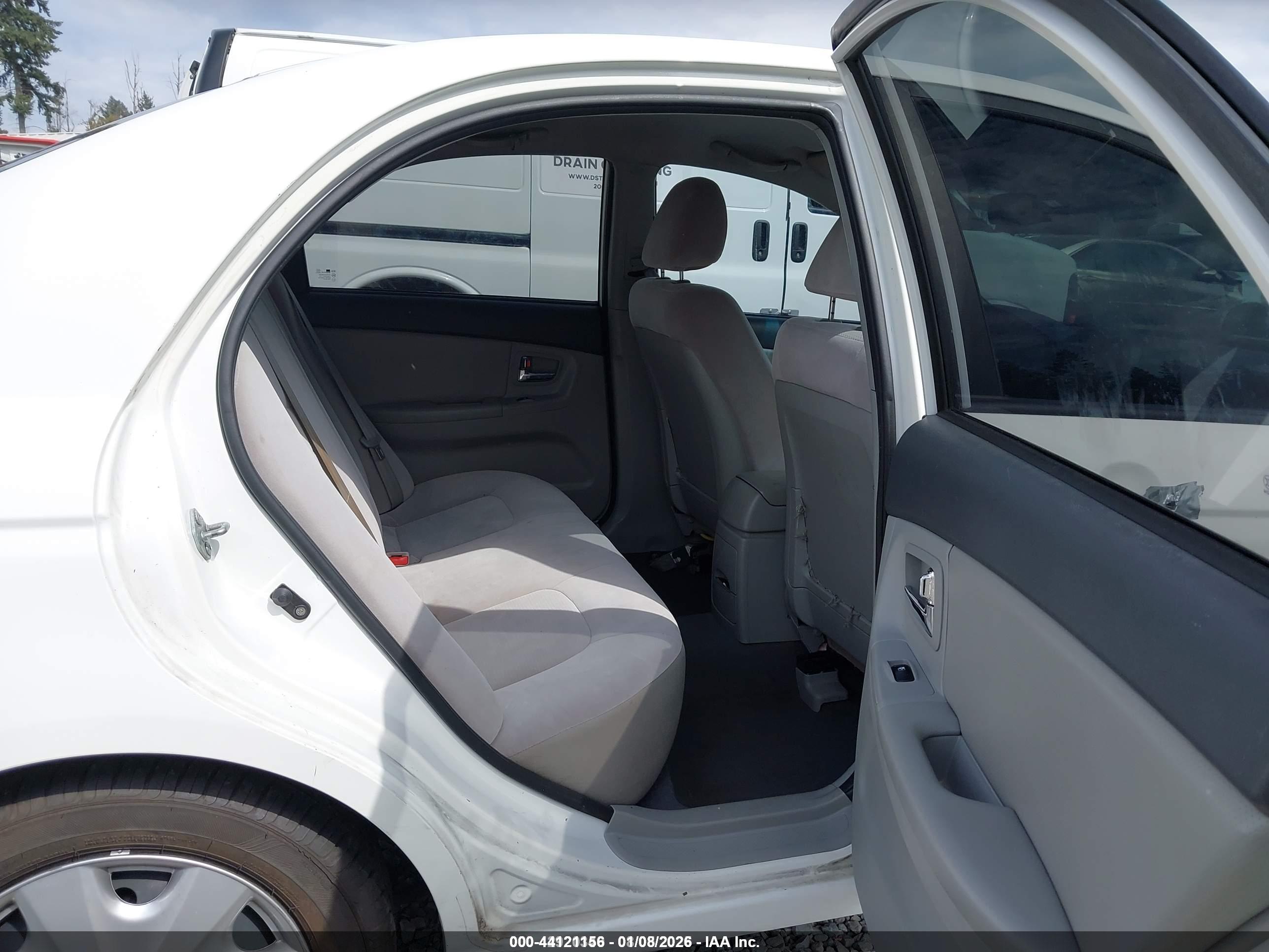 KIA SPECTRA image 8
