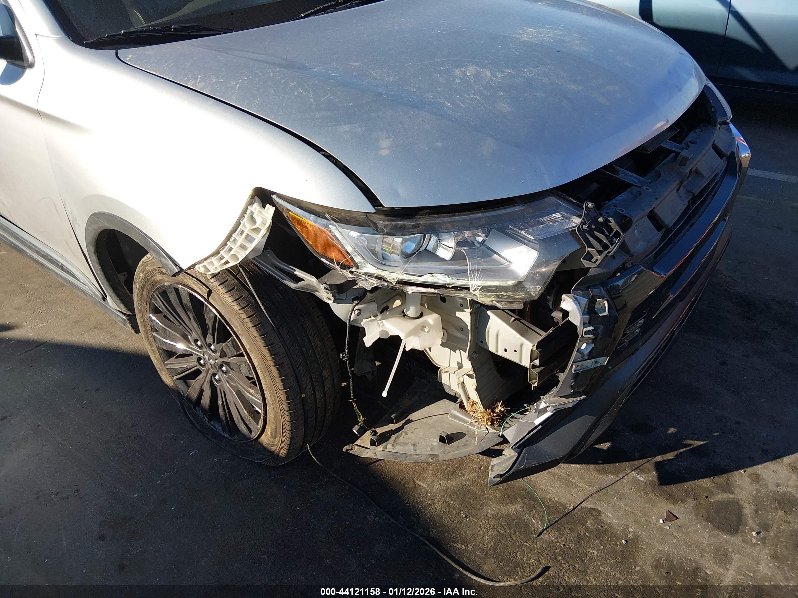 MITSUBISHI OUTLANDER image 6