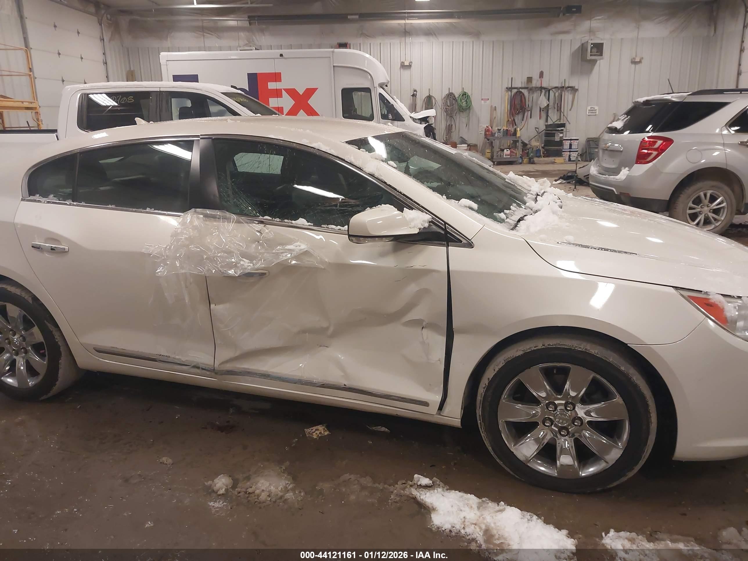 BUICK LACROSSE image 6