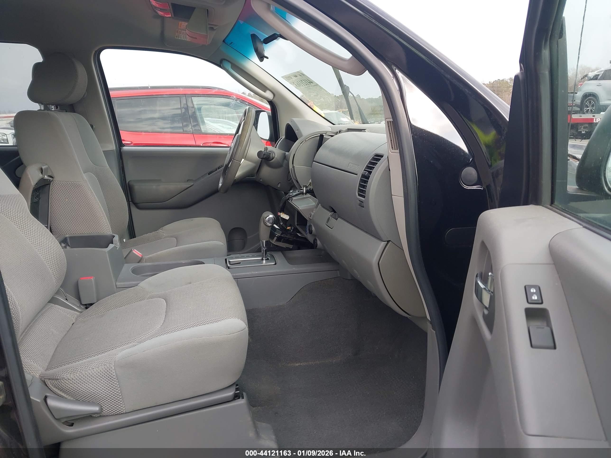 NISSAN FRONTIER image 5