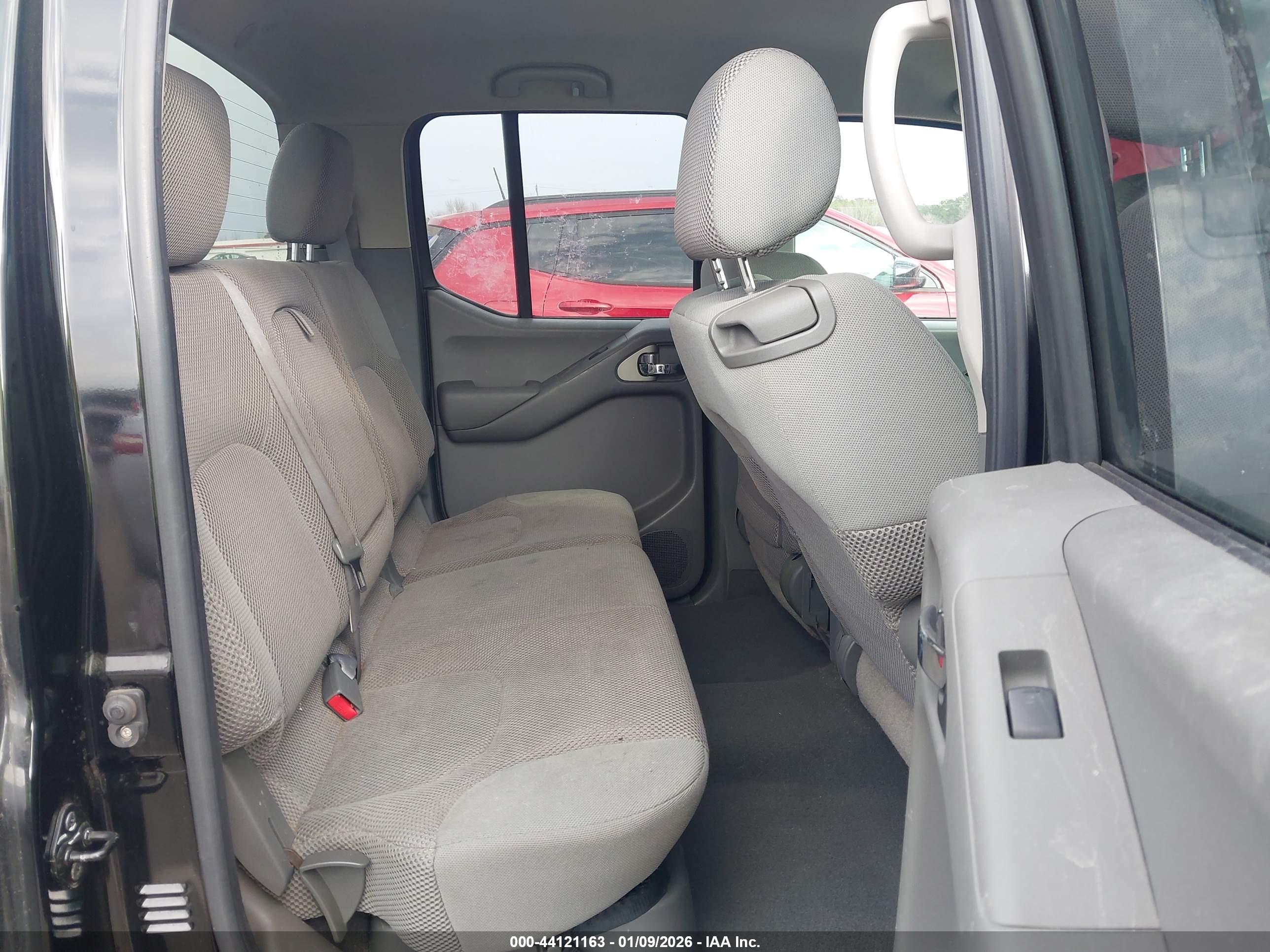 NISSAN FRONTIER image 8