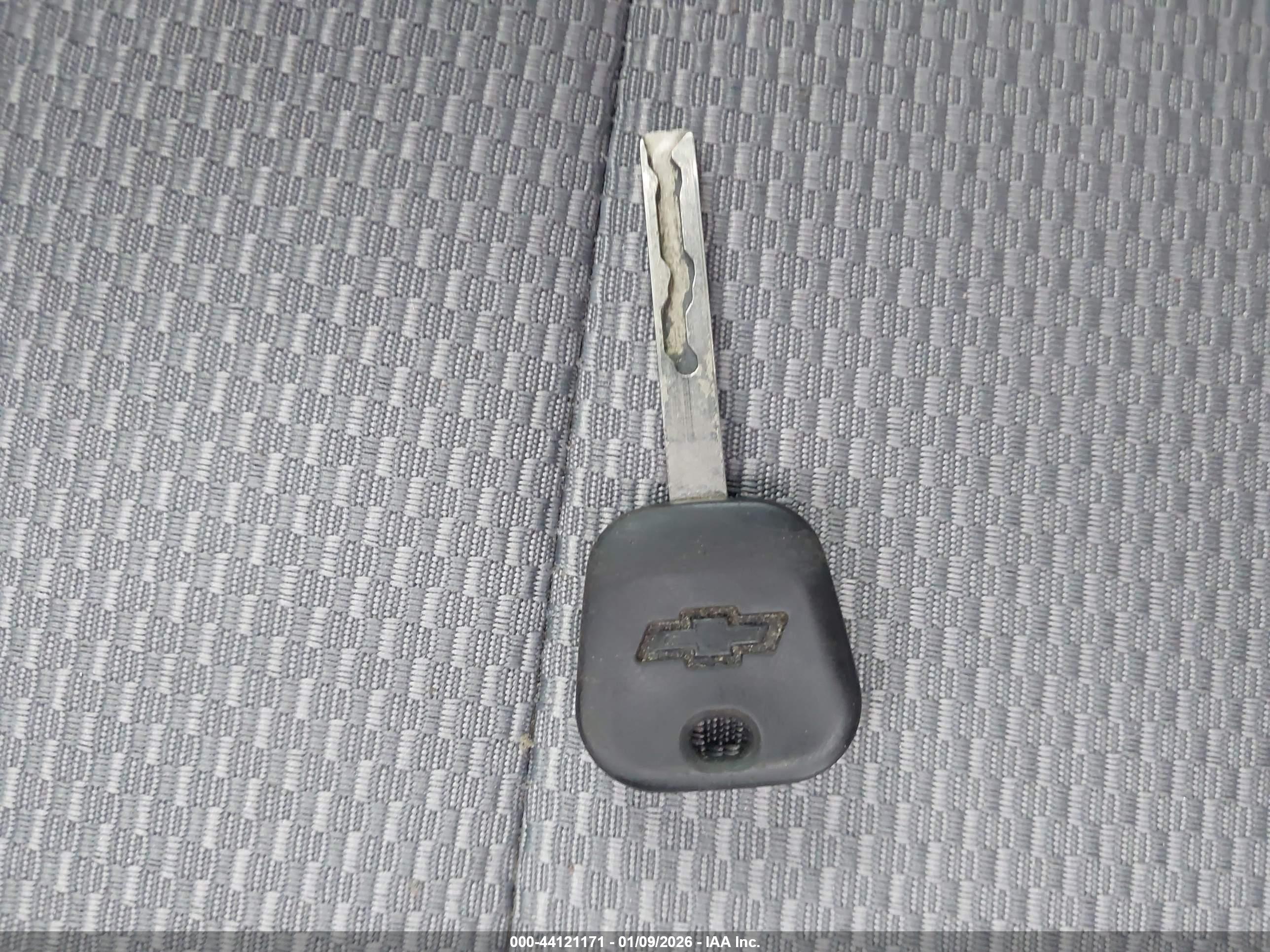 CHEVROLET SILVERADO image 11