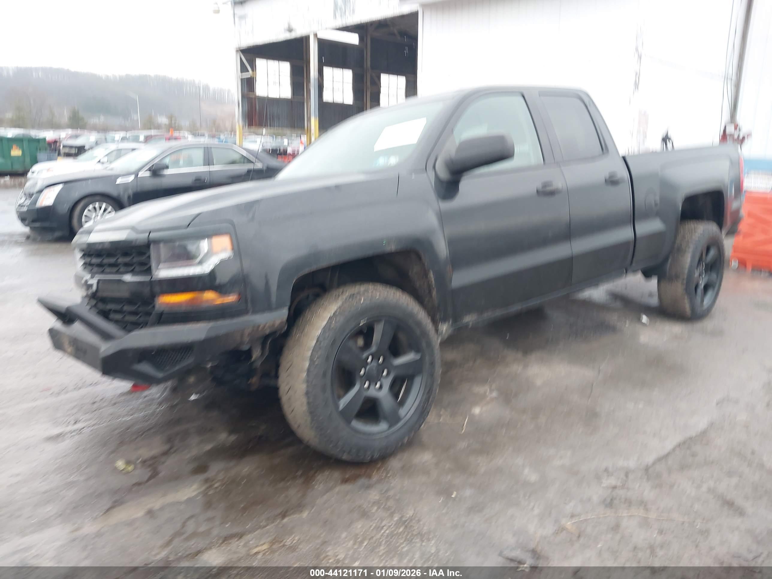 CHEVROLET SILVERADO image 2