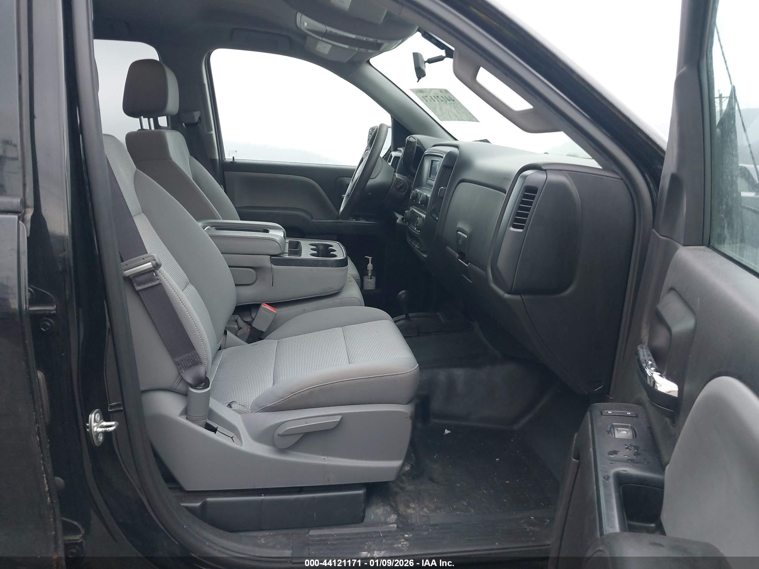 CHEVROLET SILVERADO image 5