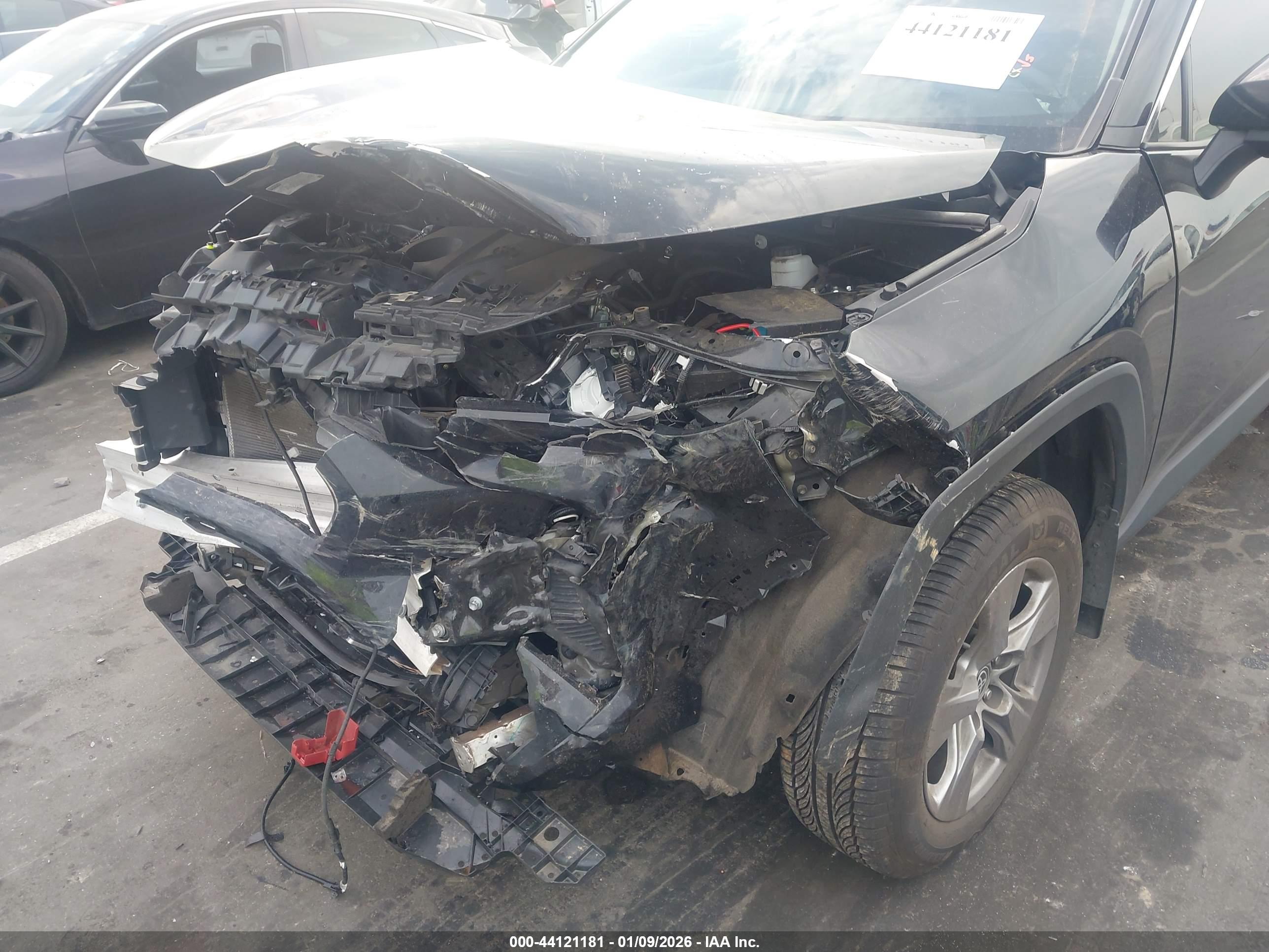 TOYOTA RAV4 image 6