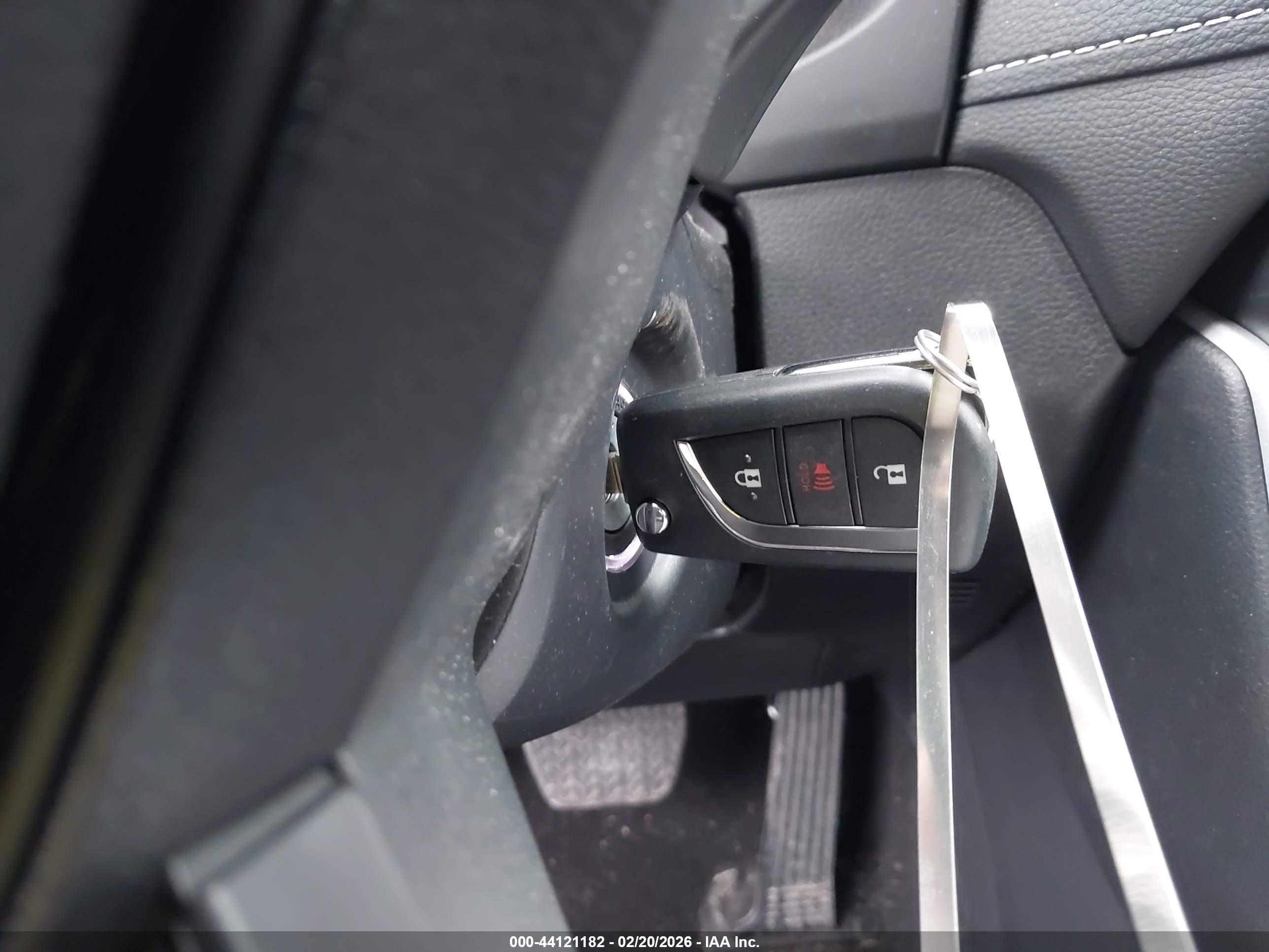 TOYOTA RAV4 image 11
